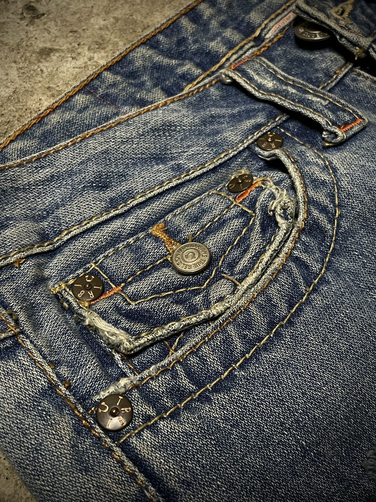 True Religion 2000’s True Religion - Distressed Flared Pants Size US 29 - 8 Thumbnail