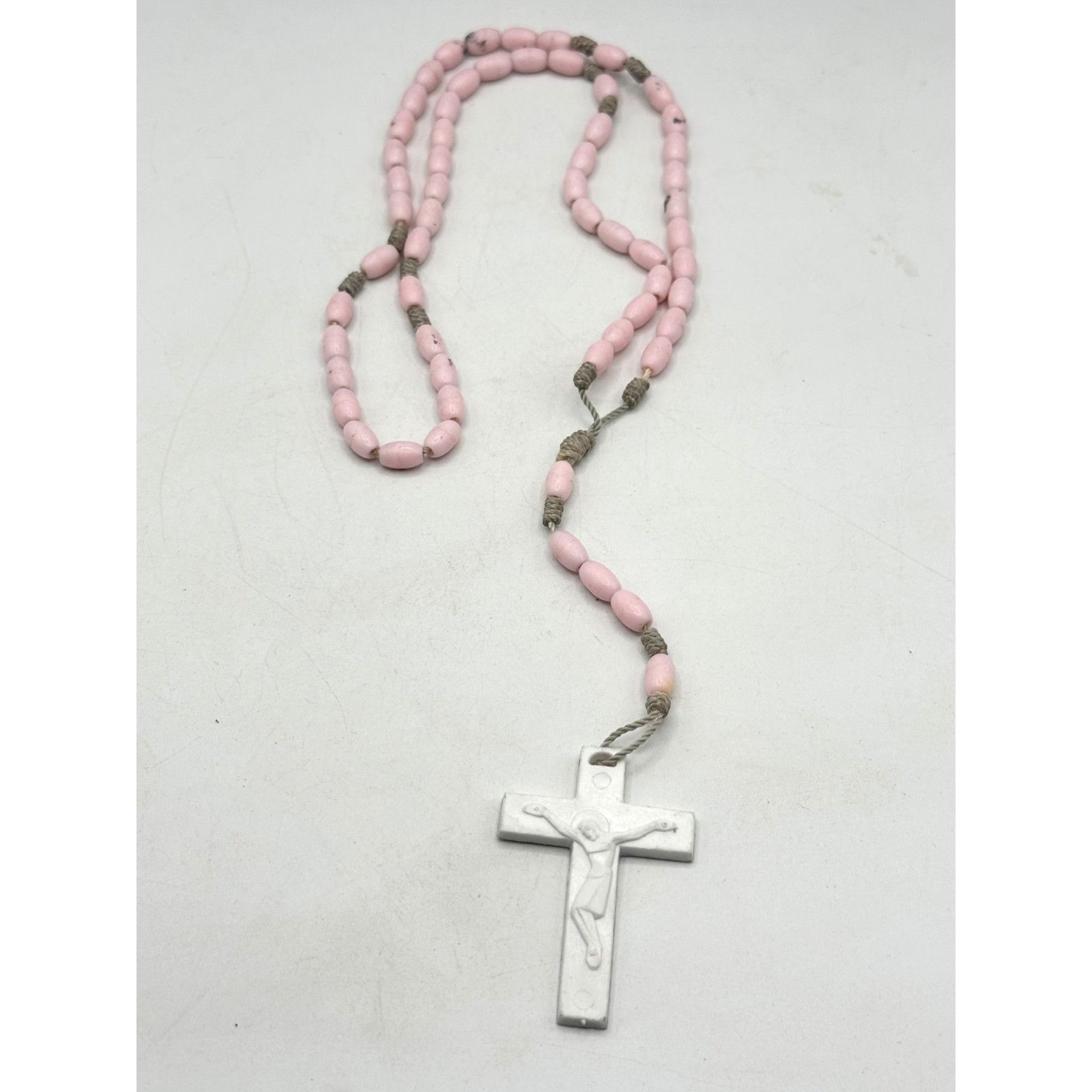 Other Vintage pink beaded white cross rosary religious necklace Size ONE SIZE - 1 Thumbnail