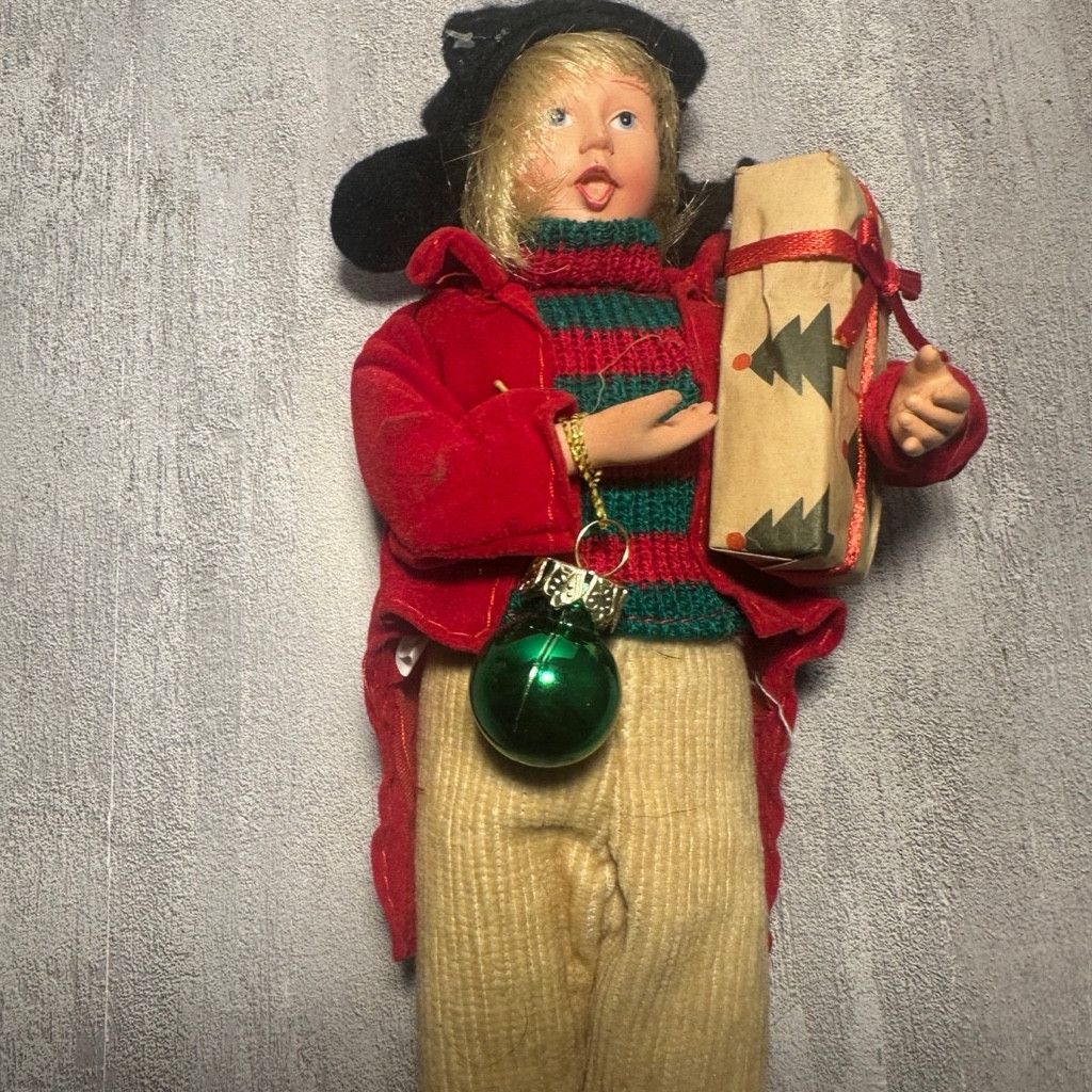 No Fear Christmas Caroler W/Present buyers Choice Size 26 - 2 Thumbnail