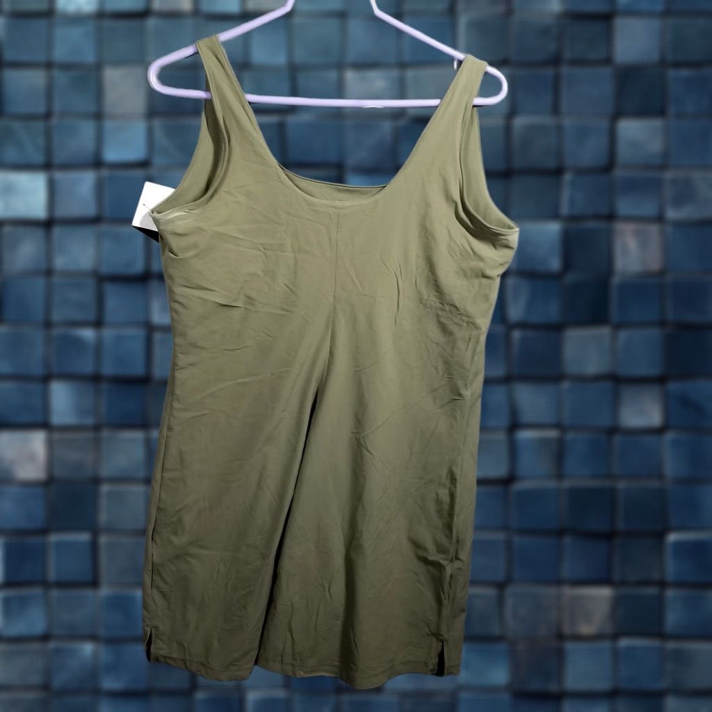 Nike Nike Dress Activewear Built In Shorts Athleisure Green Women L Large Shirt/Dress Size 36" / US 14 / IT 50 - 1 Thumbnail