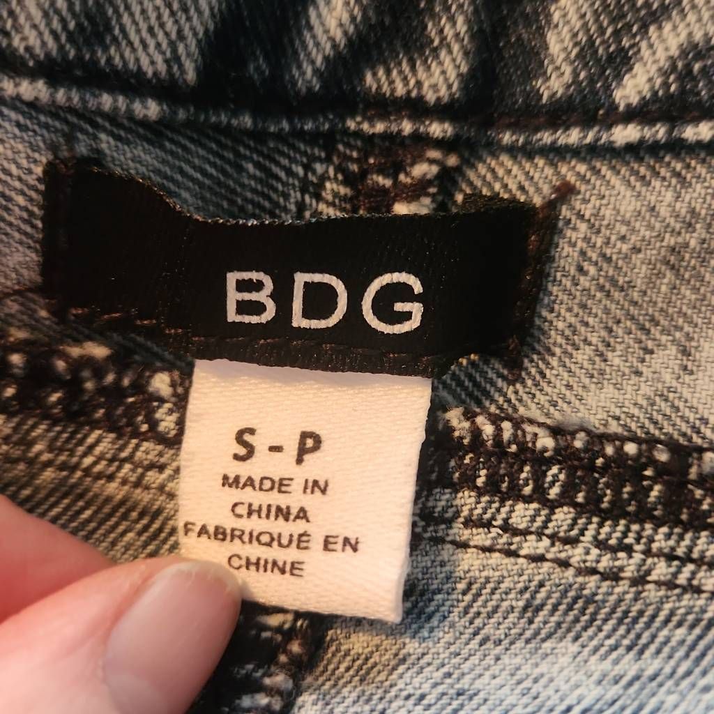 Bdg BDG Women's Size Small Blue Denim V-Neck Button Down Jumpsui Size 28" / US 6 / IT 42 - 4 Thumbnail