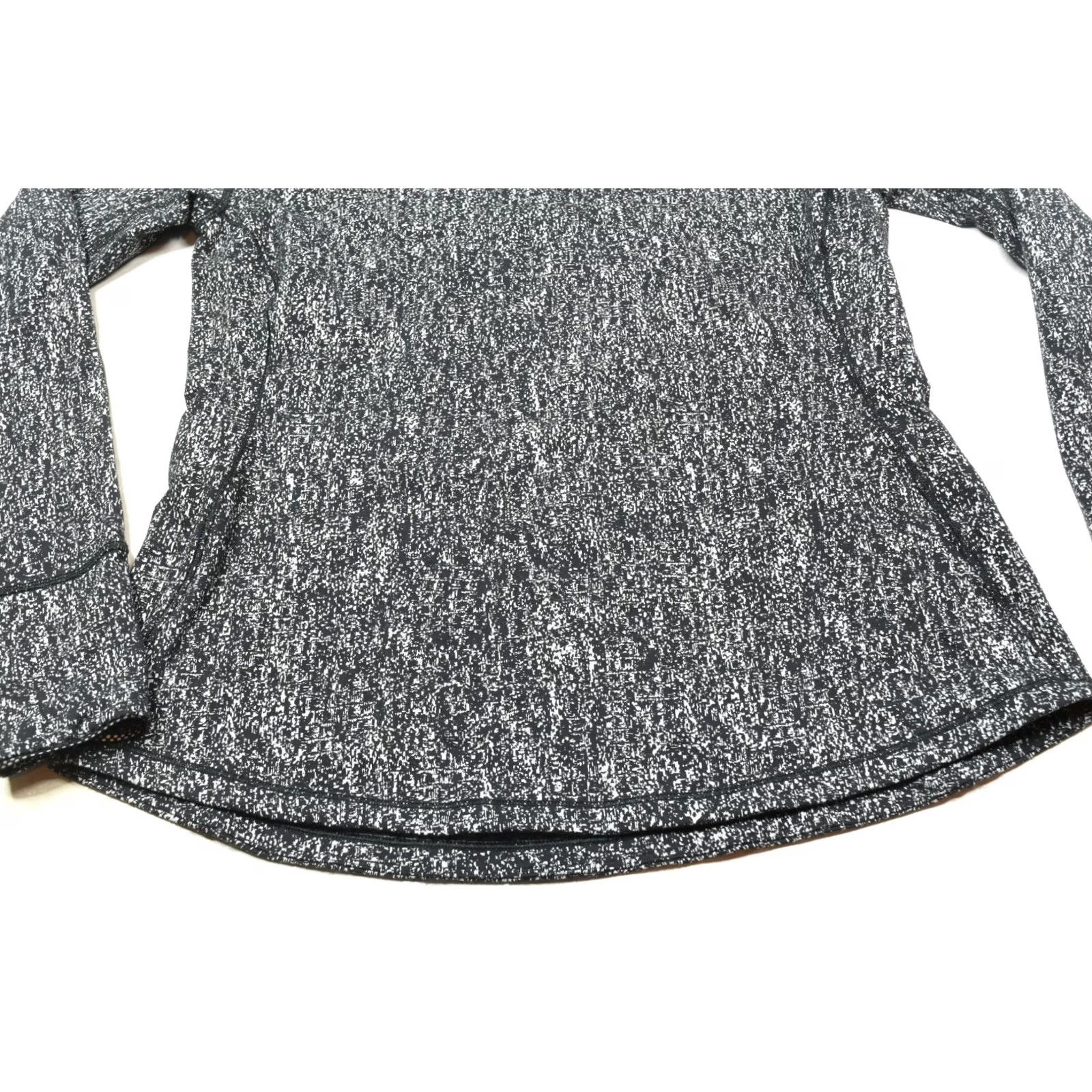 Lululemon Lululemon Outrun Long Sleeve Top Womens 8 Black Slim Fit Stretch Athletic Shirt Pullover Crew Neck Activewear Womens Size M / US 6-8 / IT 42-44 - 4 Thumbnail