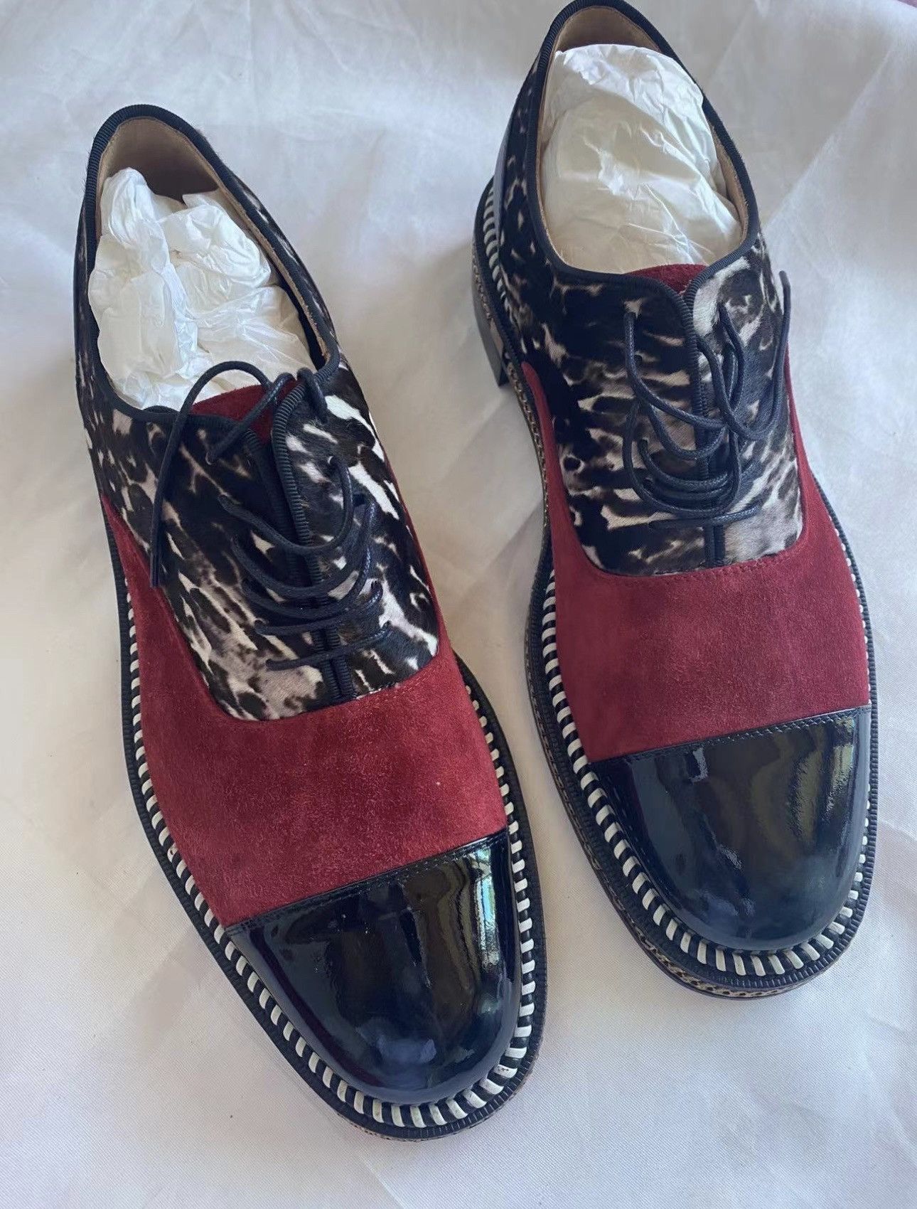 Christian Louboutin Christian Louboutin Dechaine Flat Oxford Suede Size US 8 / EU 41 - 2 Thumbnail