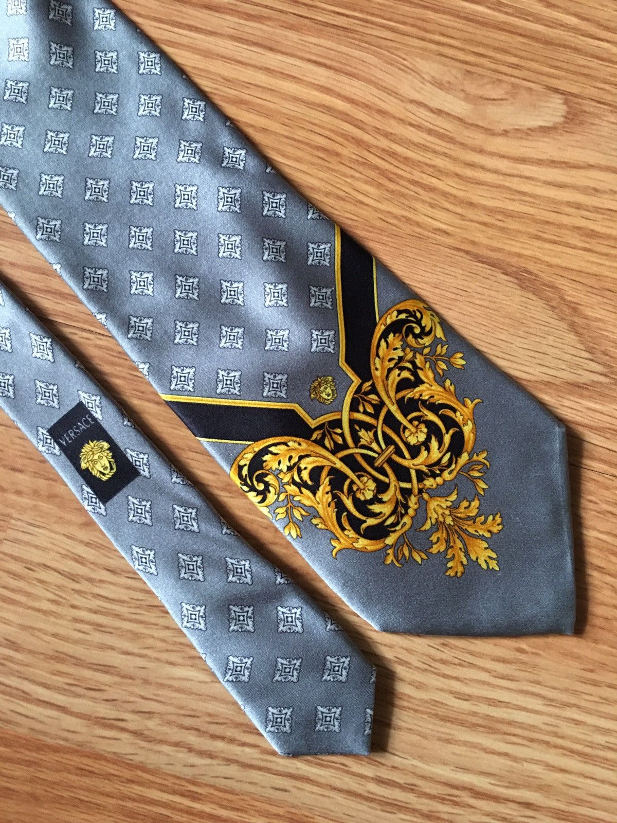 Versace GIANNI VERSACE Vintage Baroque Medusa Silk Mens Tie Size ONE SIZE - 1 Thumbnail