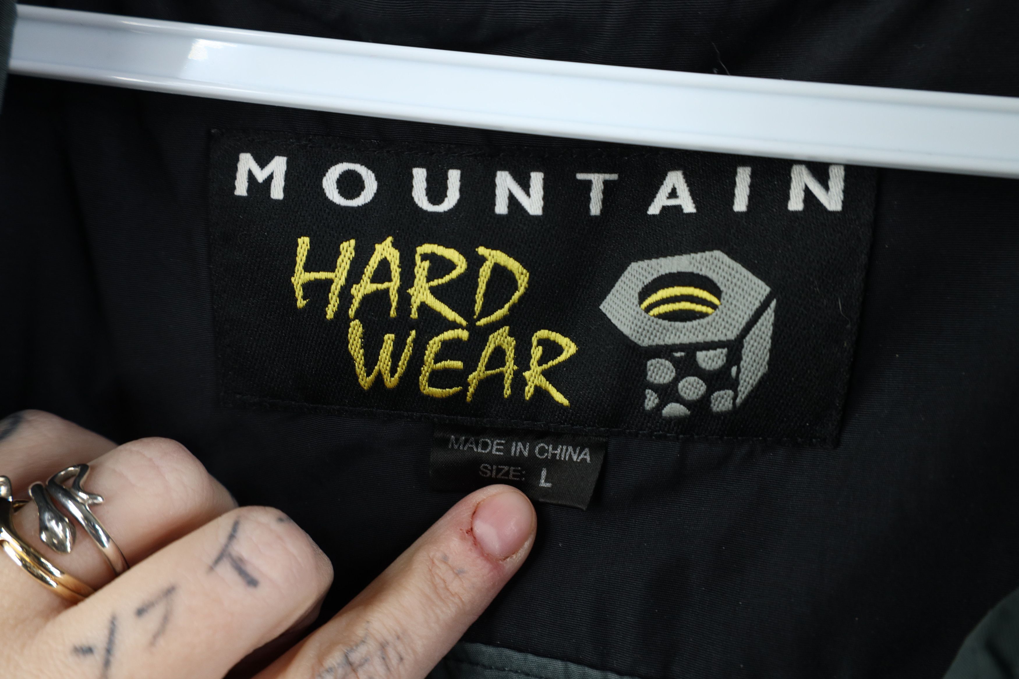 Mountain Hardwear Vintage Mountain Hardwear Packable Hooded Rain Jacket Size US L / EU 52-54 / 3 - 10 Thumbnail