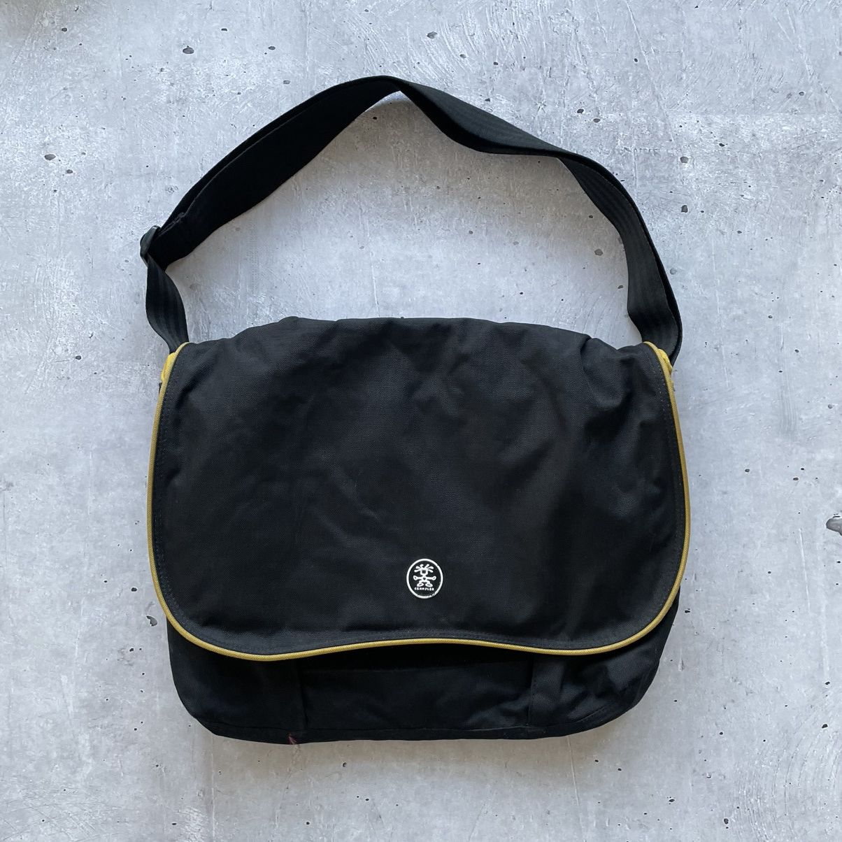 Crumpler × Japanese Brand 🔥HYPE🔥Crumpler Silver Dig Messenger Bag Black XL size Size ONE SIZE - 6 Thumbnail