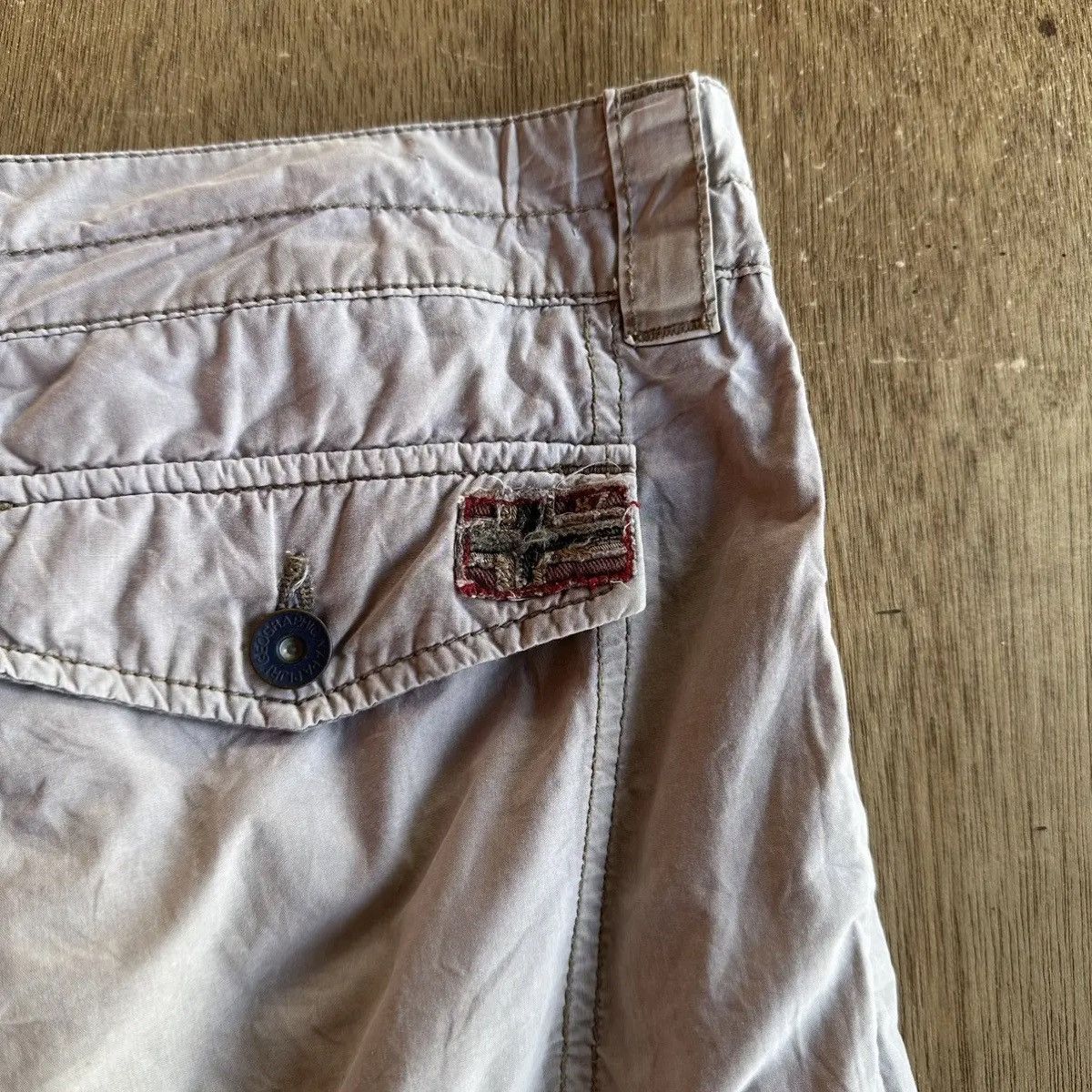 Napapijri VINTAGE NAPAPIJRI GEOGRAPHIC TROUSERS BUTTON FLY CROP CARGO Size US 33 - 16 Thumbnail