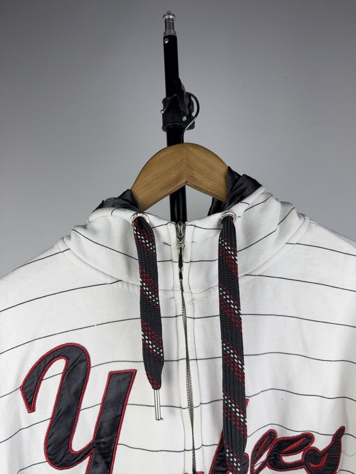 MLB Vintage 00s MLB Retro Majestig Yankees Hoodie Size US L / EU 52-54 / 3 - 11 Thumbnail