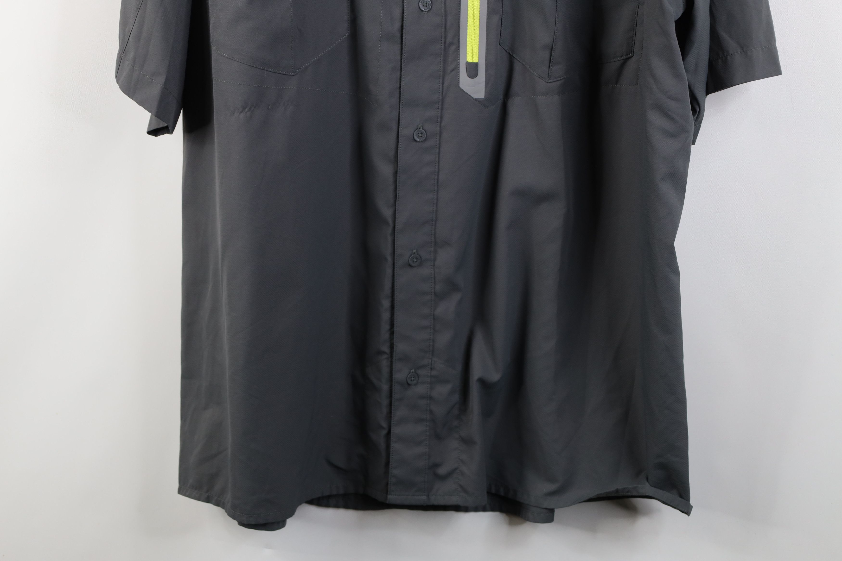 Under Armour Under Armour ColdBlack Short Sleeve Woven Button Shirt Size US XXL / EU 58 / 5 - 3 Thumbnail