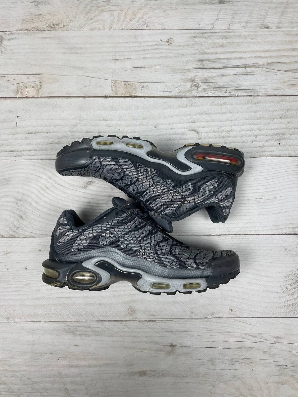 Nike Nike Air Max Plus TN White Grey Trainers Sneakers Size US 11 / EU 44 - 2 Thumbnail