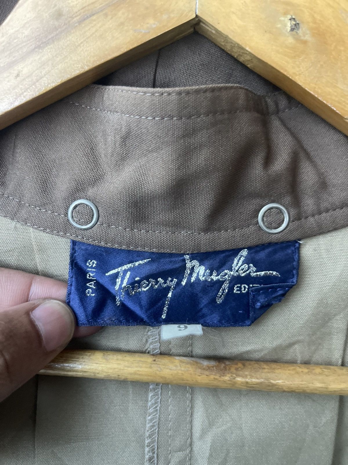 Thierry Mugler VINTAGE THIERRY MUGLER Paris Hooded Cape Coat Poncho Jacket Size US XL / EU 56 / 4 - 3 Thumbnail
