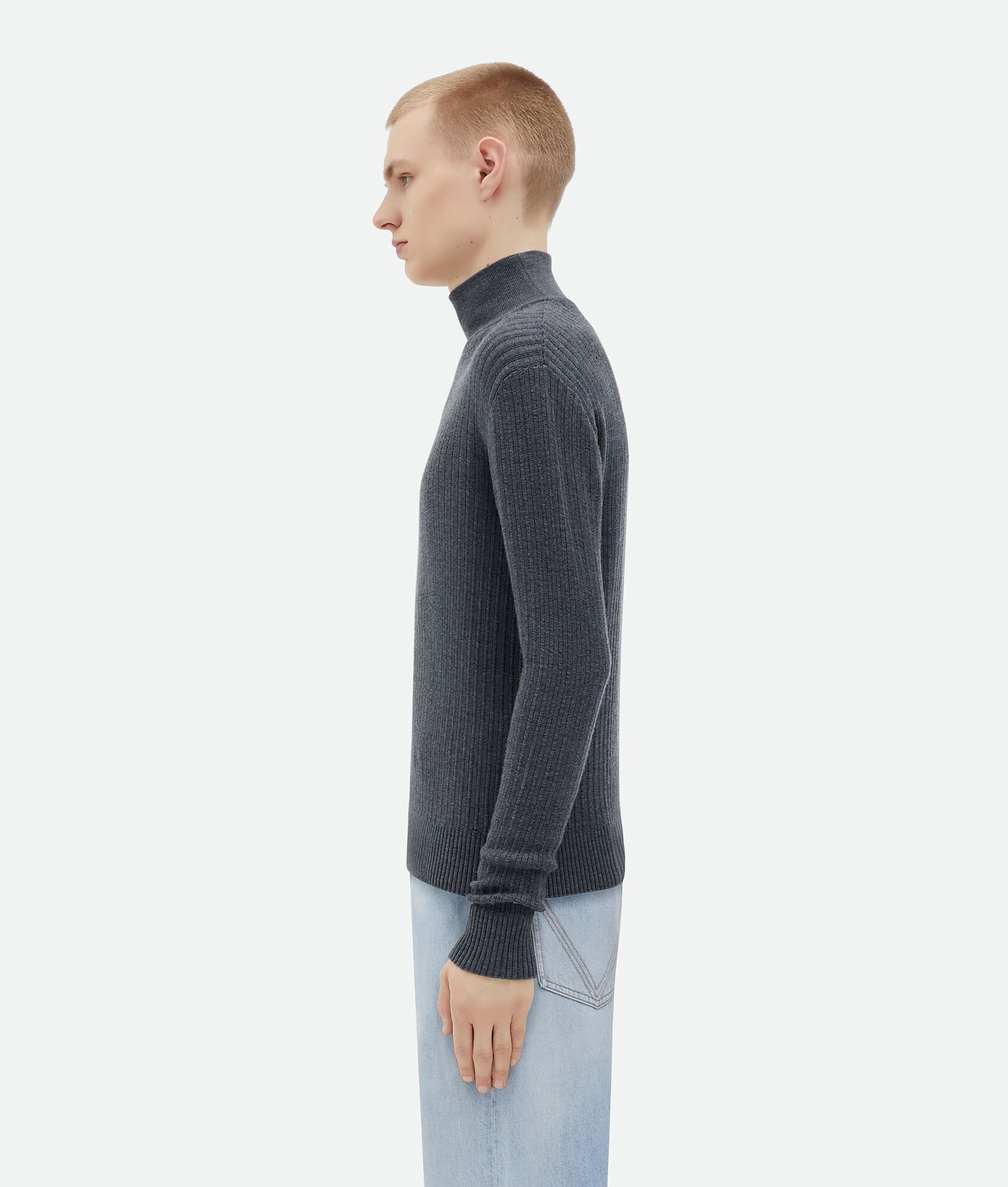 Bottega Veneta o1bcso1str0225 Light Wool Sweater in Dark Grey Size US M / EU 48-50 / 2 - 2 Thumbnail