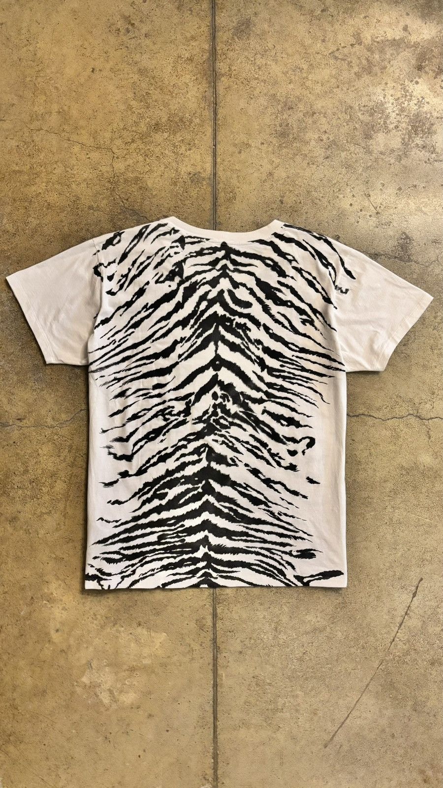 Saint Laurent Paris saint laurent ss'13 tiger animal print tee by hedi slimane Size US L / EU 52-54 / 3 - 2 Thumbnail