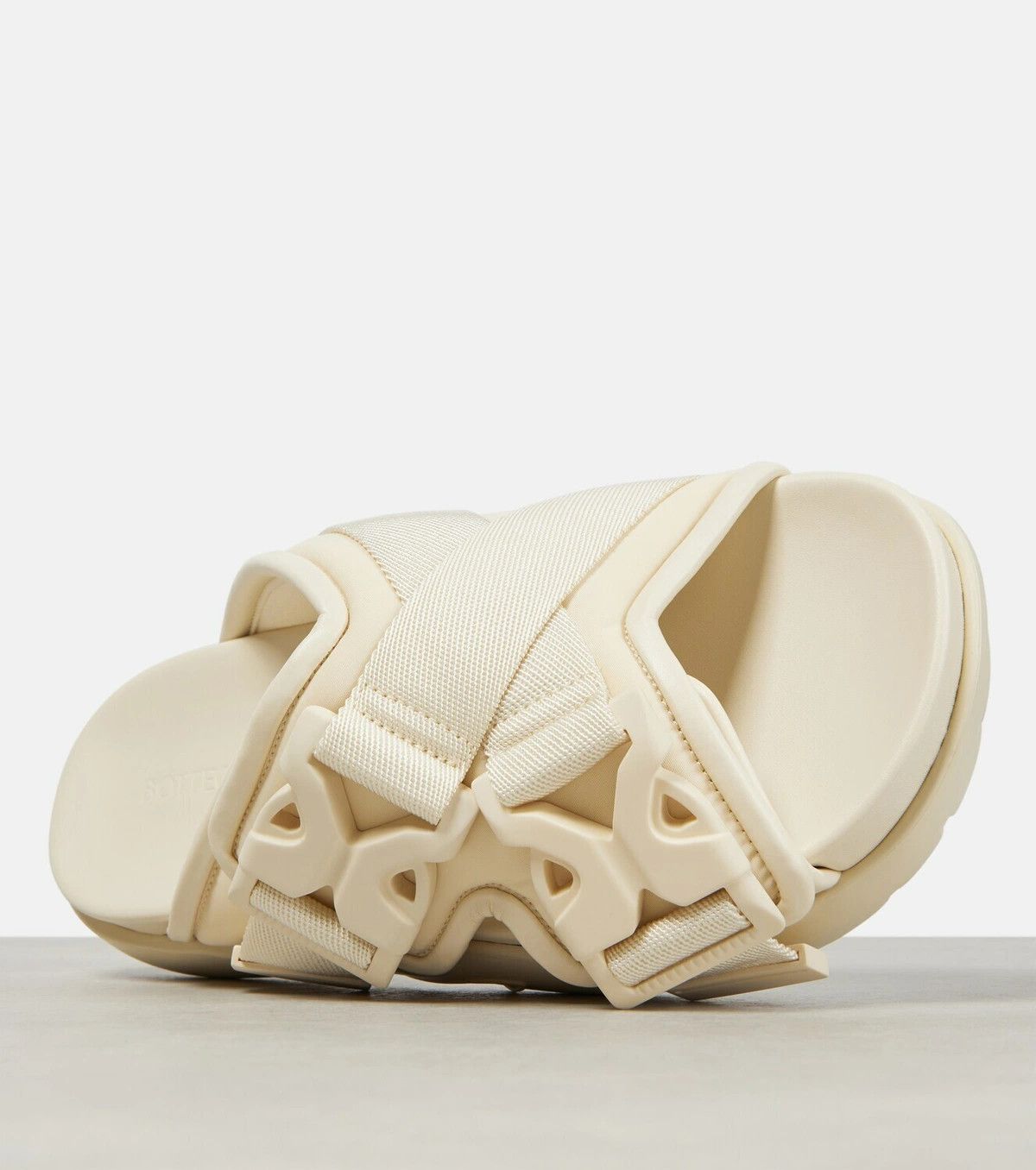 Bottega Veneta o1y0725 Slippers in Ivory Size US 5 / IT 35 - 4 Thumbnail