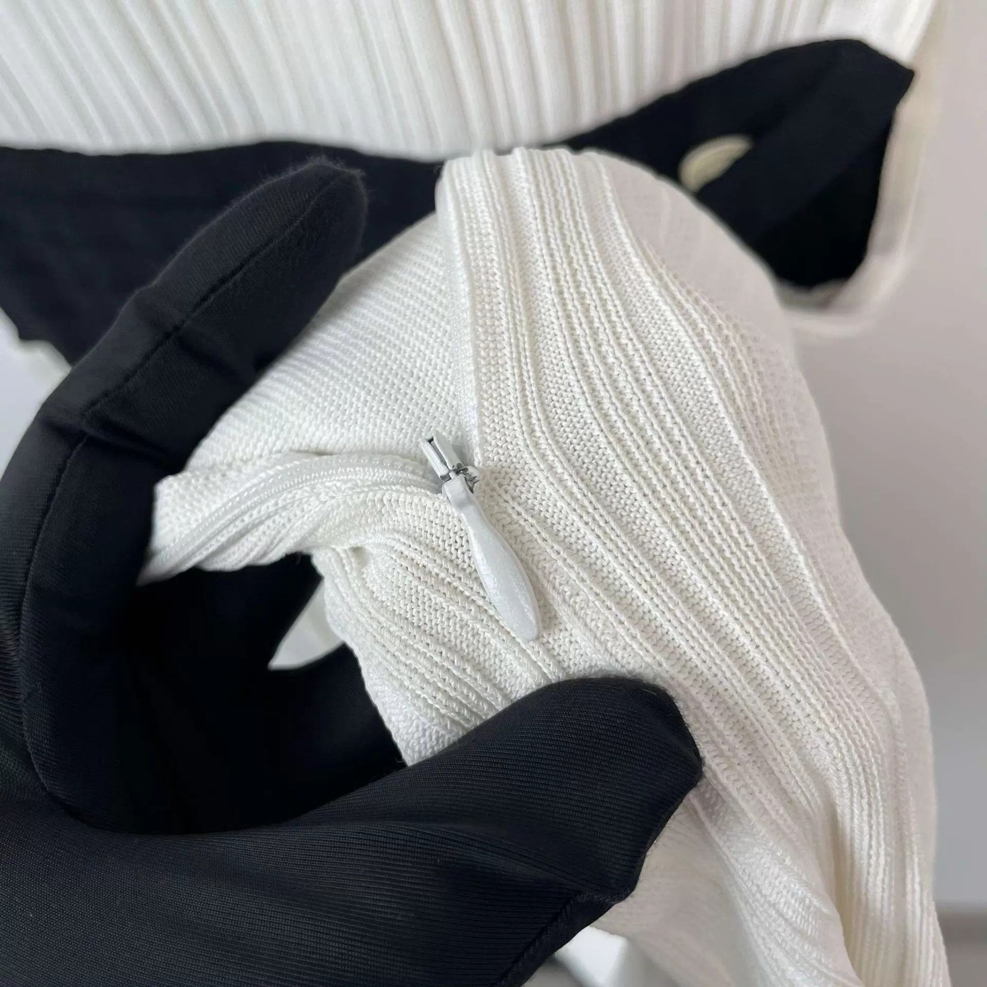 Chanel CHANEL Women's Black & White Bow Knit Dress Size XS / US 0-2 / IT 36-38 - 7 Thumbnail