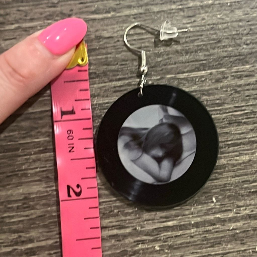 Other Taylor Swift Grey Black Record Fashion Earrings NEW Size ONE SIZE - 6 Thumbnail