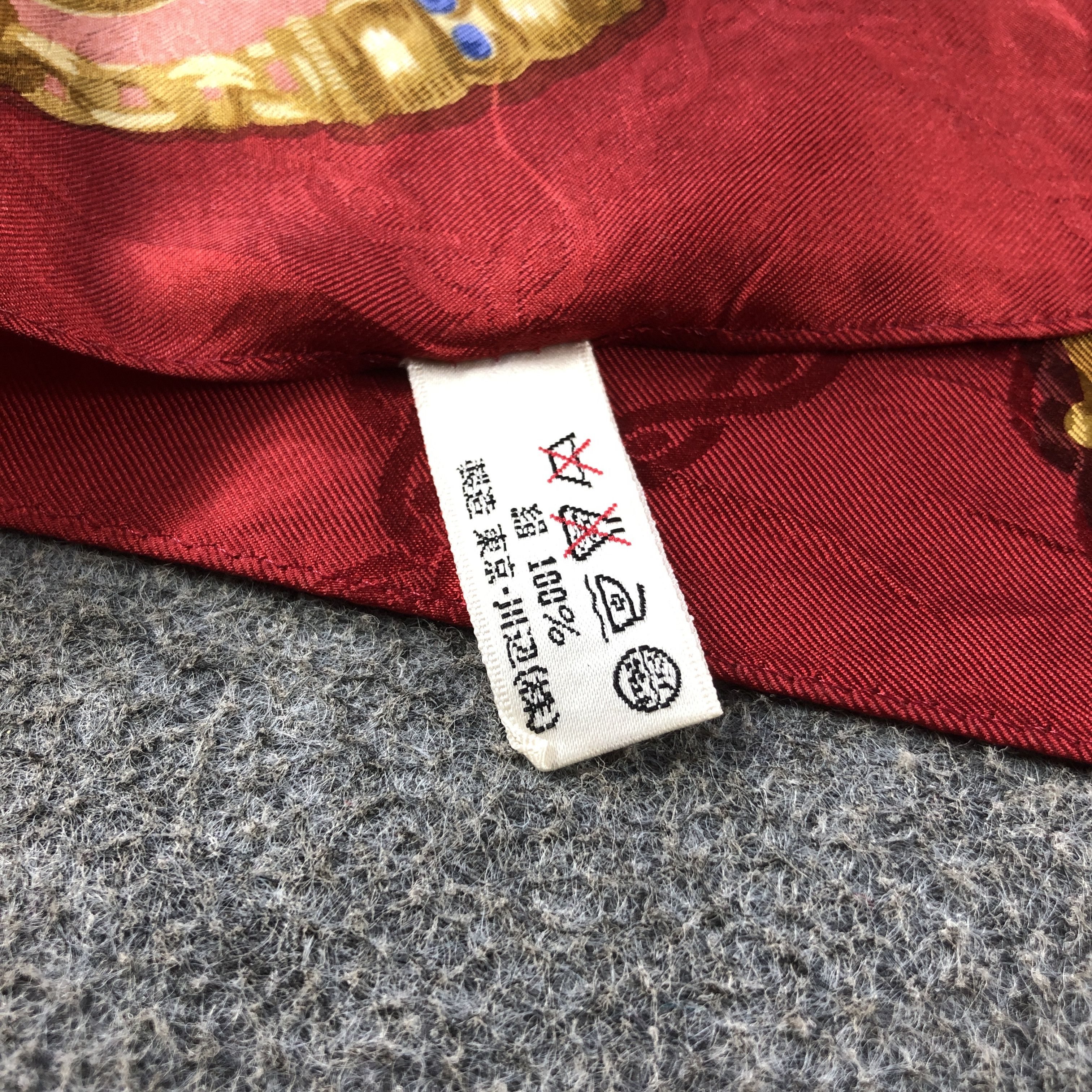 Japanese Brand Andrea Ricci Luxury Gold Chains Silk Scarf M1243 Size ONE SIZE - 6 Thumbnail