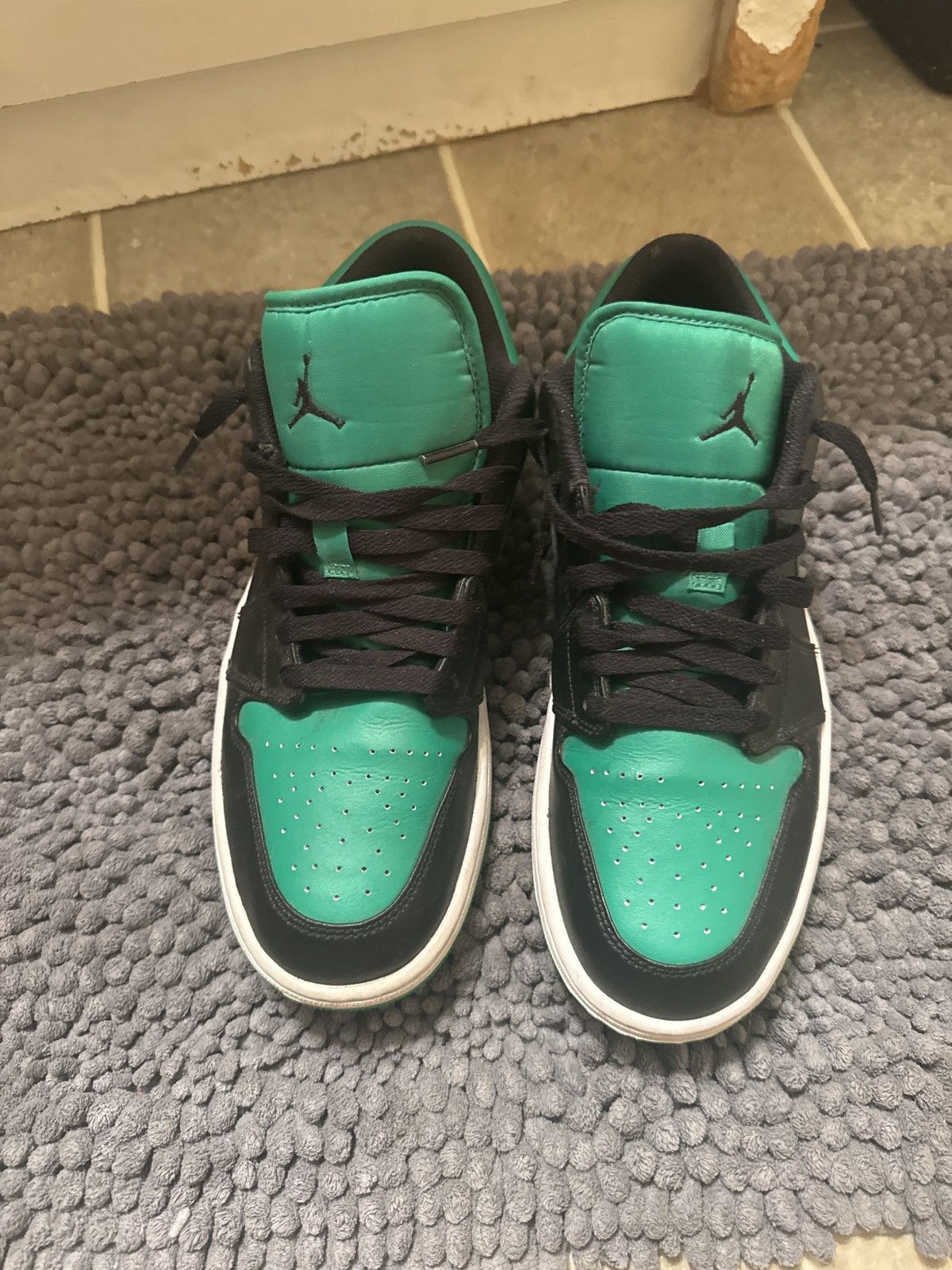 Jordan Brand × Nike Jordan 1 Low Lucky Green Size US 10.5 / EU 43-44 - 3 Thumbnail