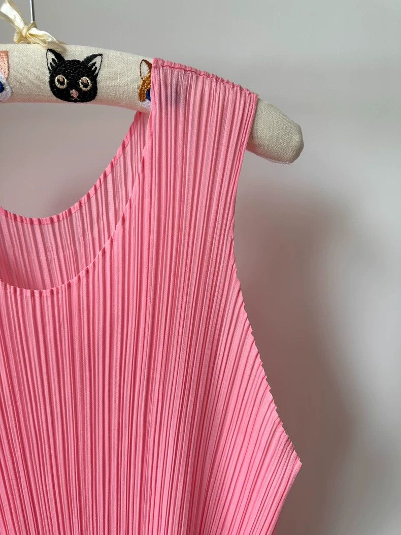 Issey Miyake Issey Miyake size:3 Pink sleeveless pleated dress Size XS / US 0-2 / IT 36-38 - 3 Thumbnail