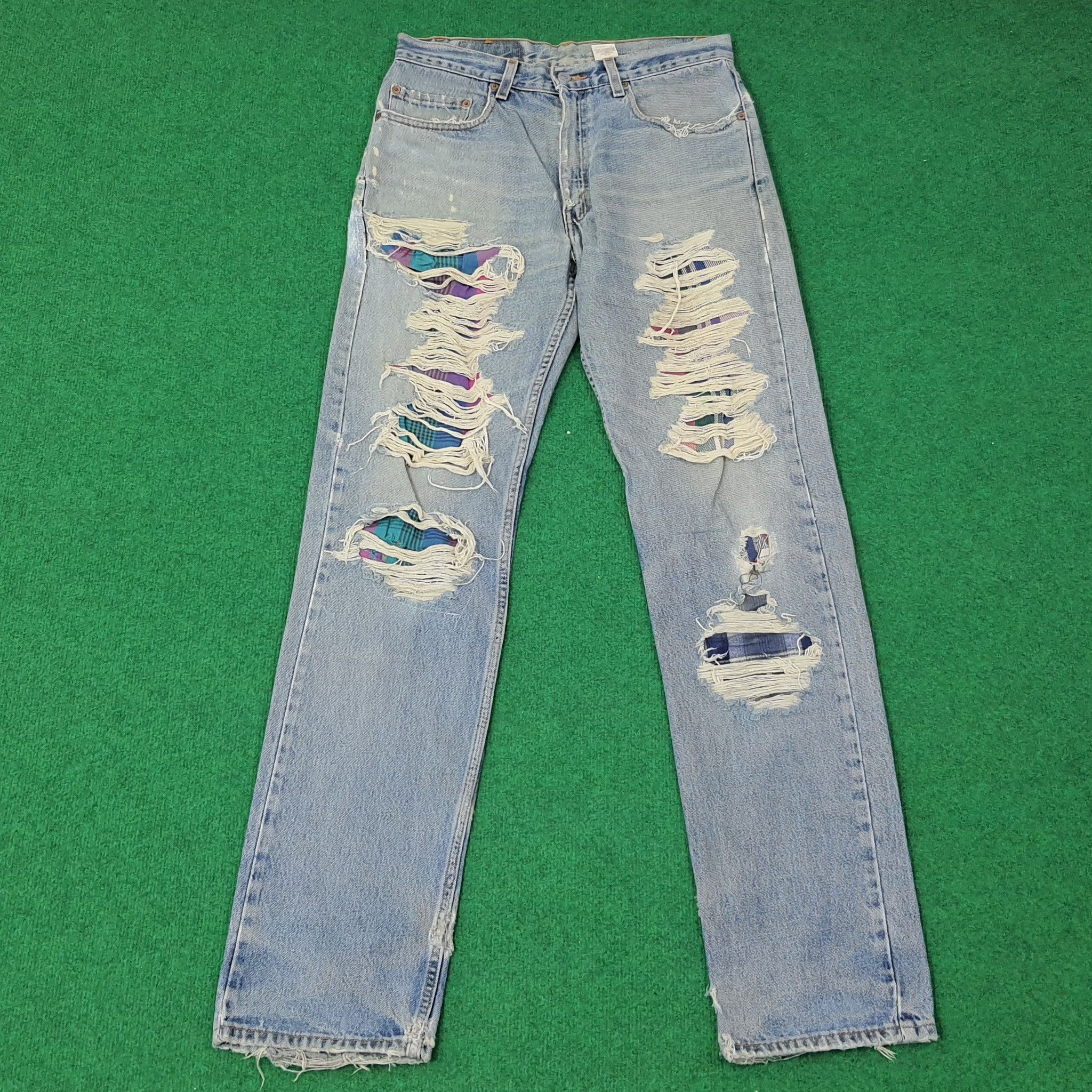 Levi's Vintage Levi's 505 Authentic Red Tab Destressed Jean C228N19 Size US 32 / EU 48 - 1 Thumbnail