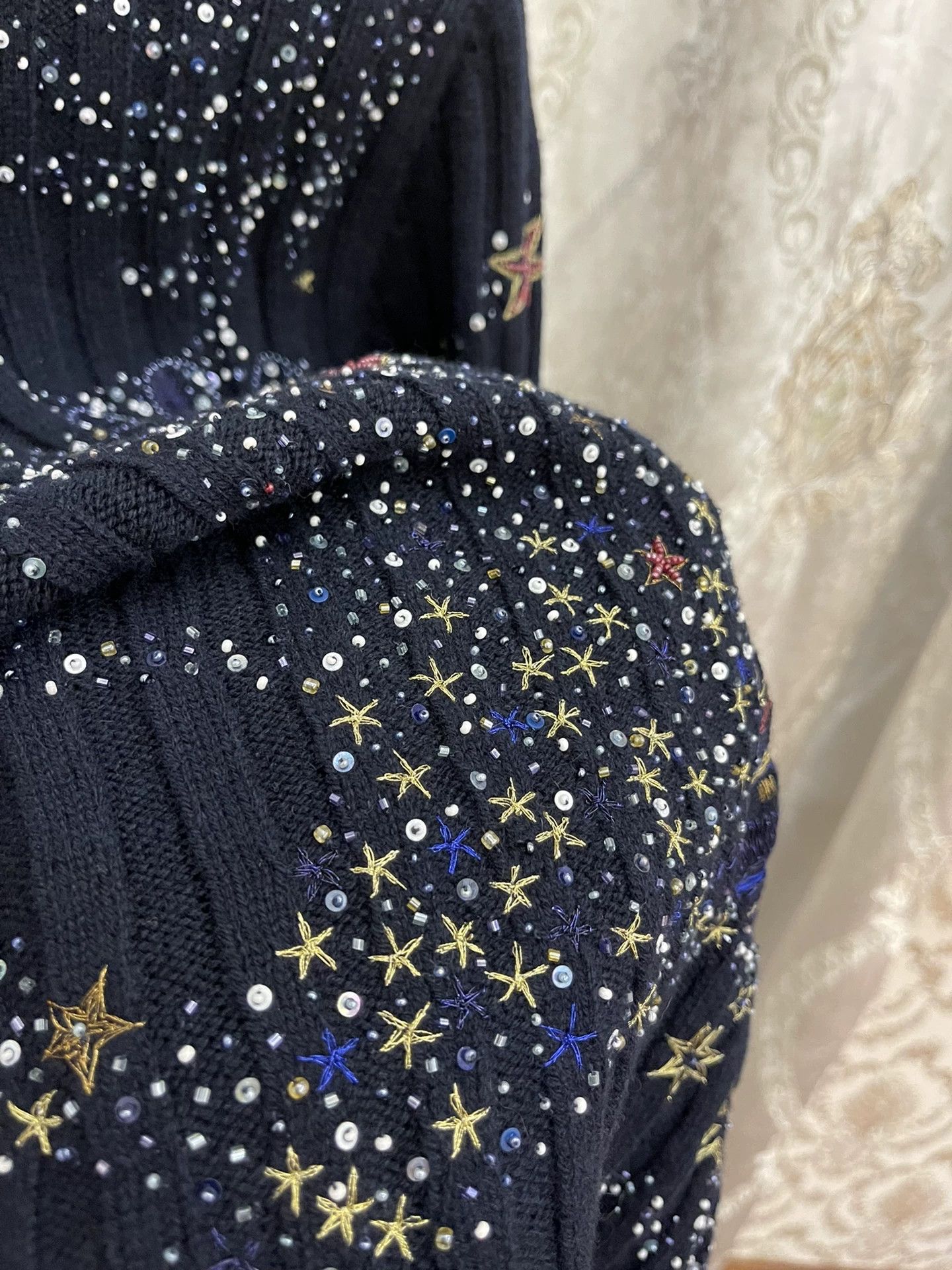 Valentino Valentino Pearl & Sequins Sweater S (Authentic) Size S / US 4 / IT 40 - 4 Thumbnail