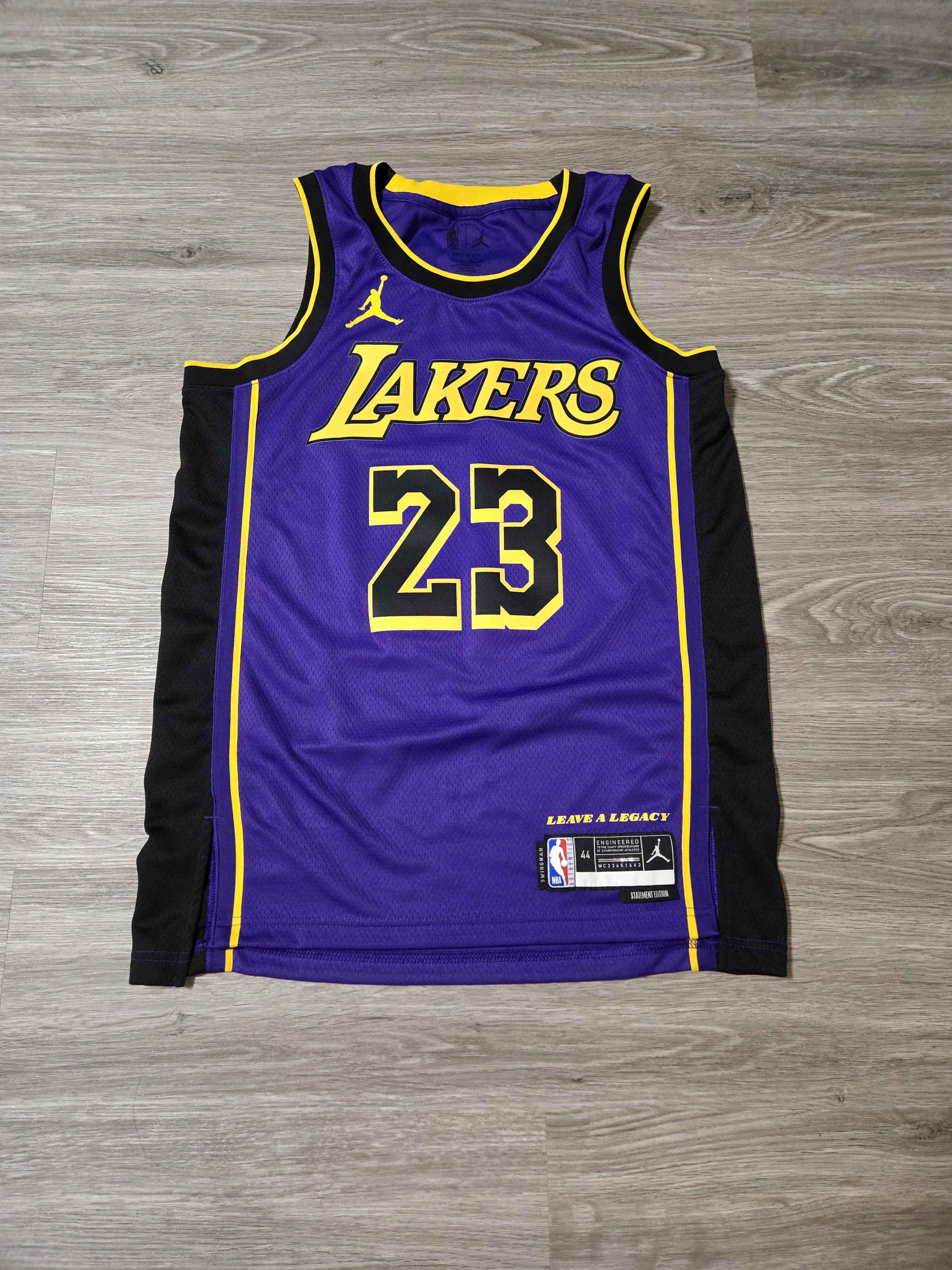 Nike Nike Los Angeles Lakers Alt. Jersey (LeBron, 23) Size US M / EU 48-50 / 2 - 1 Thumbnail