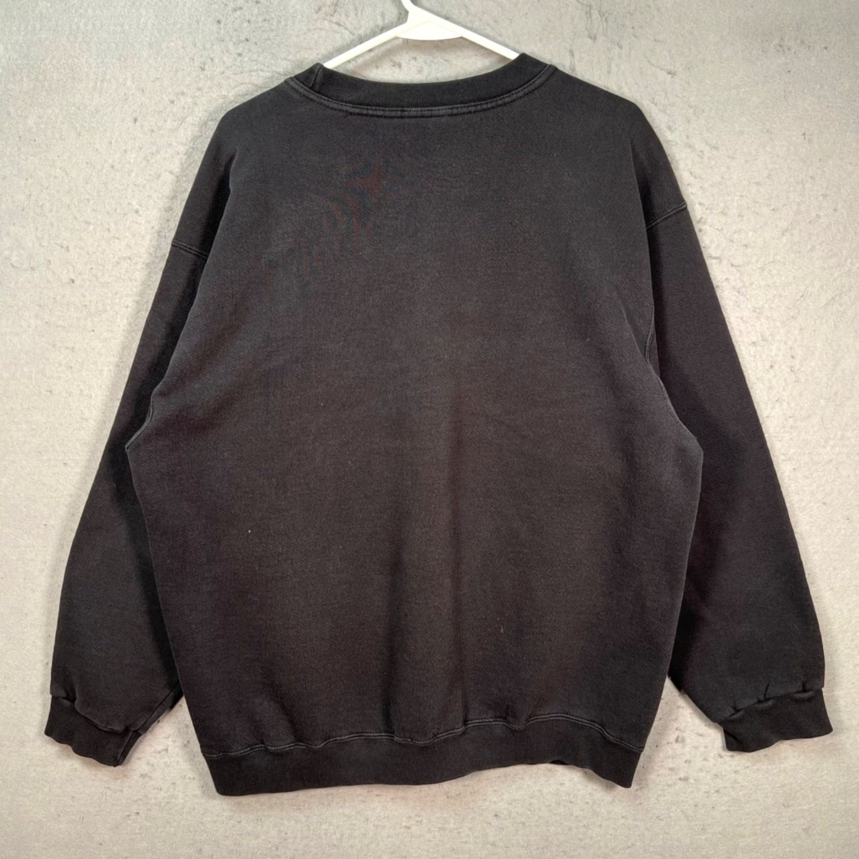 Nike VINTAGE Nike Mens Size Large Black Crewneck Sweatshirt Pullover Swoosh USA Made Size US L / EU 52-54 / 3 - 2 Thumbnail