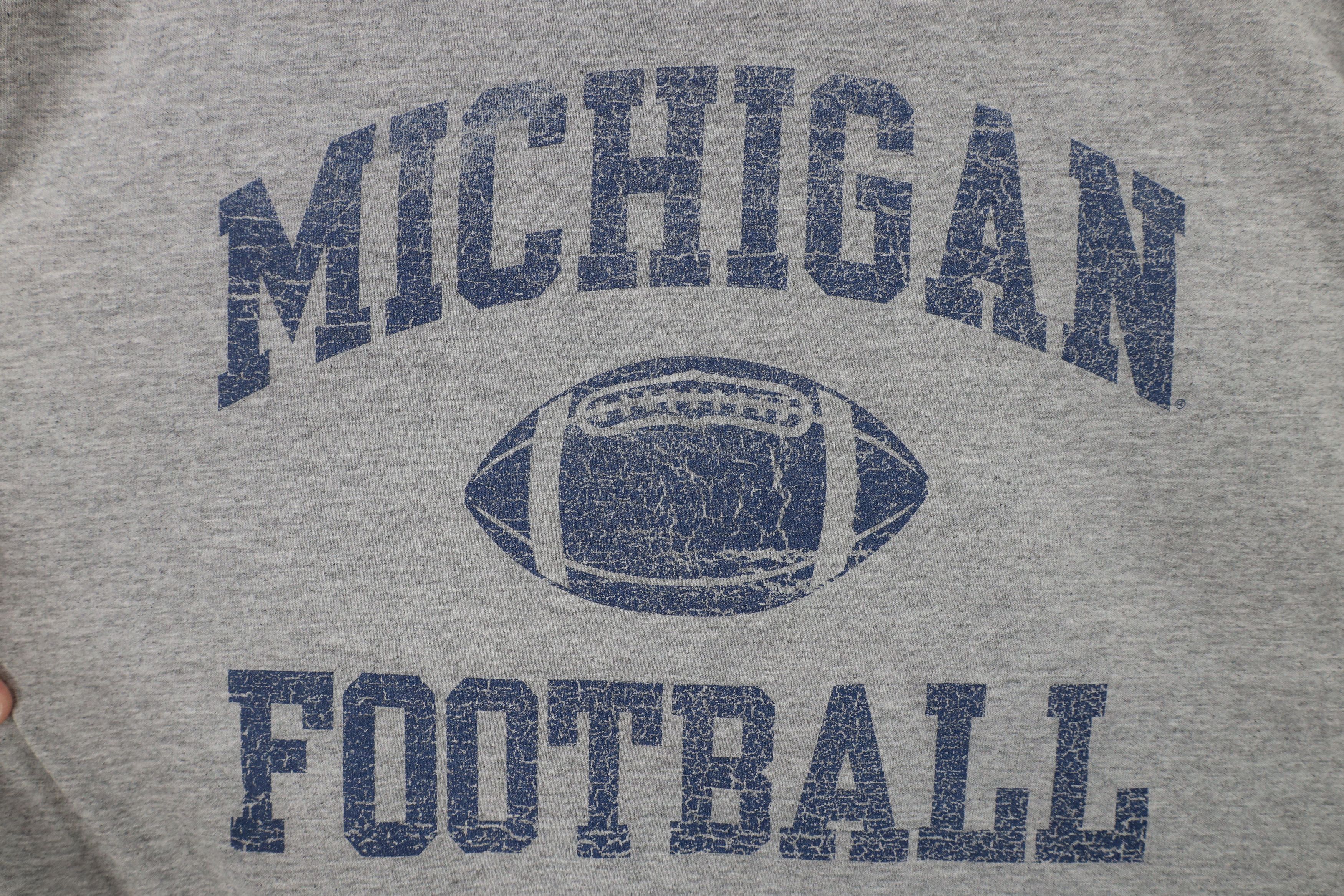 Vintage Vintage 90s Spell University of Michigan Football T-Shirt Size US L / EU 52-54 / 3 - 7 Thumbnail