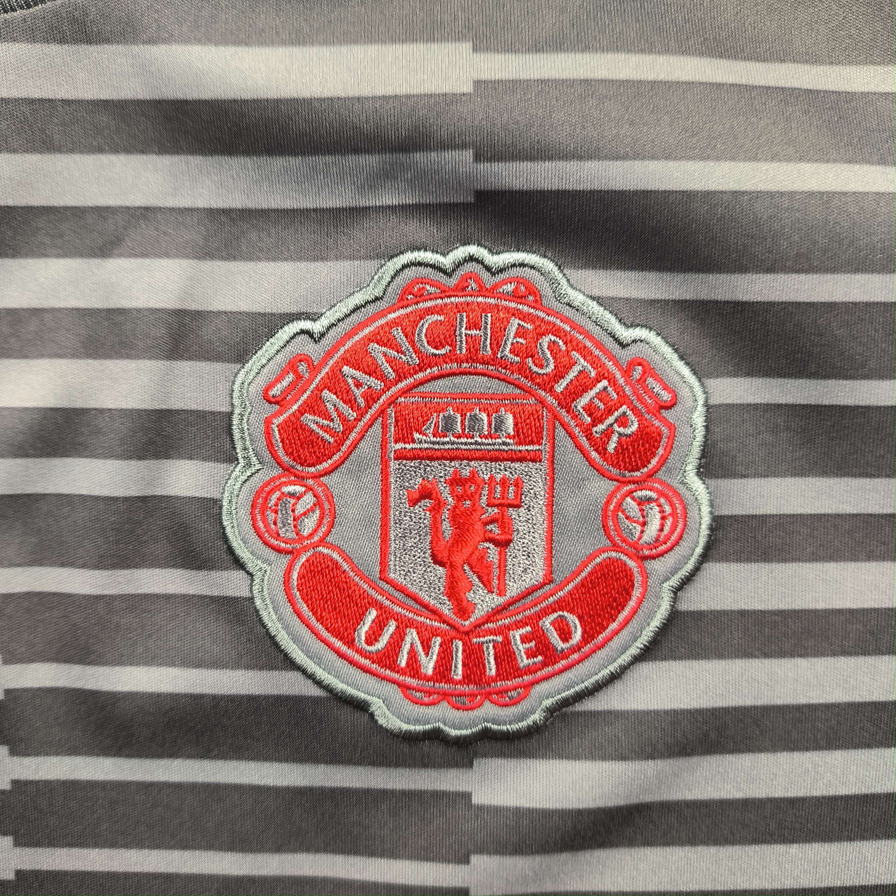 Adidas Manchester United 17-18 Pre-Match training football jersey S Size US S / EU 44-46 / 1 - 4 Thumbnail