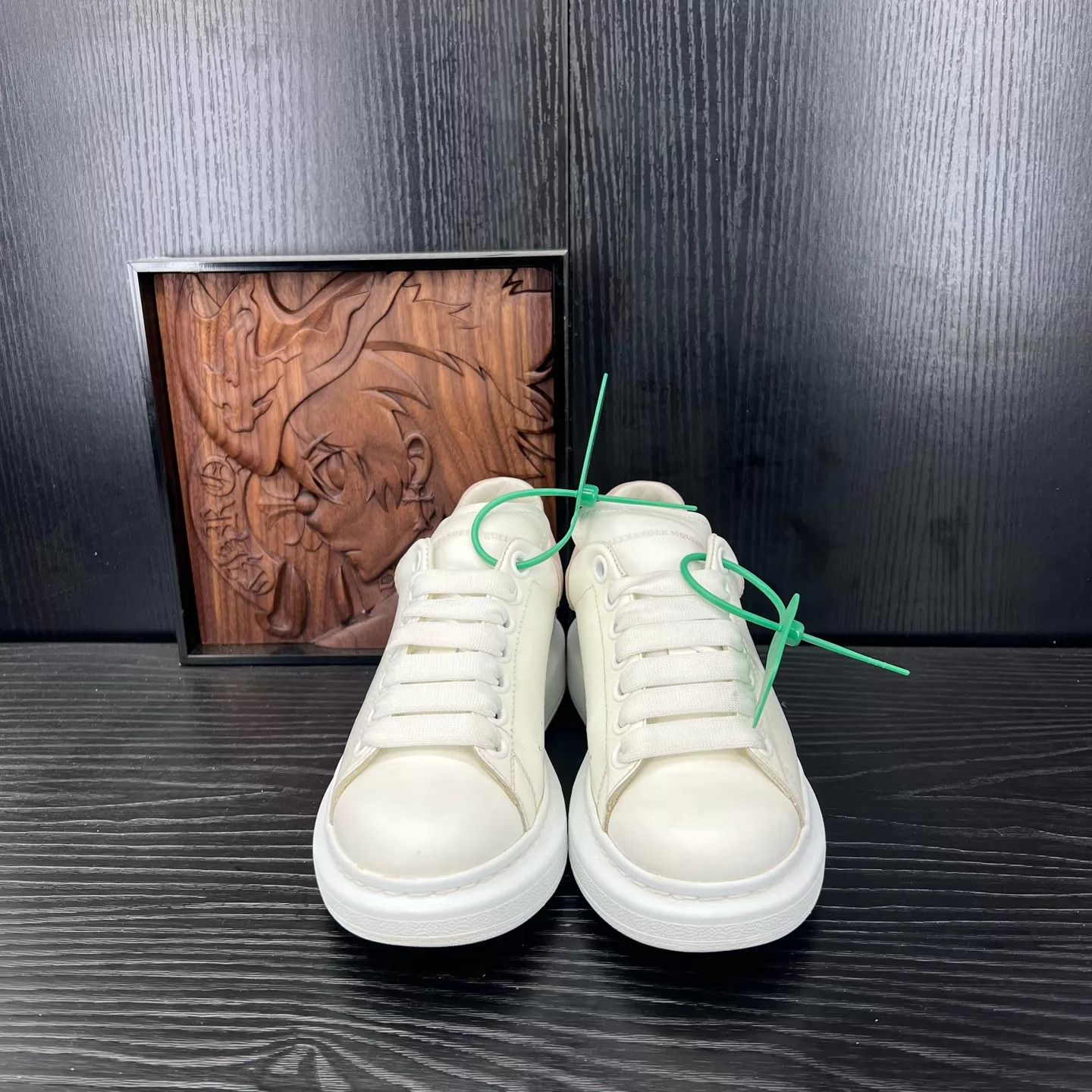 Alexander McQueen McQueen white pink suede shoes 35.5 new Size US 5 / IT 35 - 8 Thumbnail