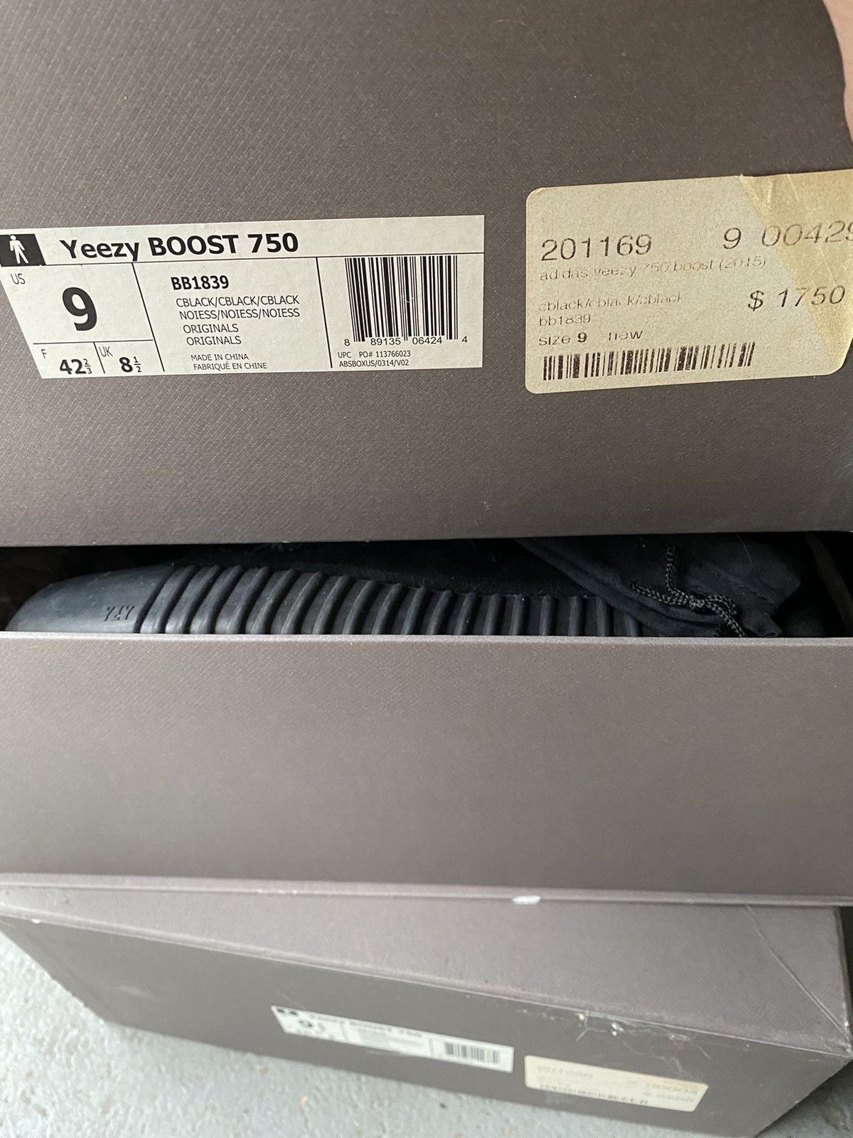 Adidas Yeezy Boost 750 Black wore twice Size US 9 / EU 42 - 6 Thumbnail
