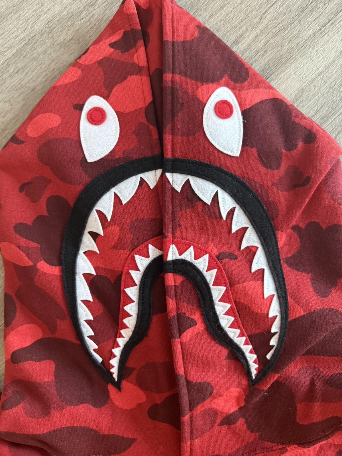 Bape Bape red camo shark pullover Size US XXL / EU 58 / 5 - 2 Thumbnail