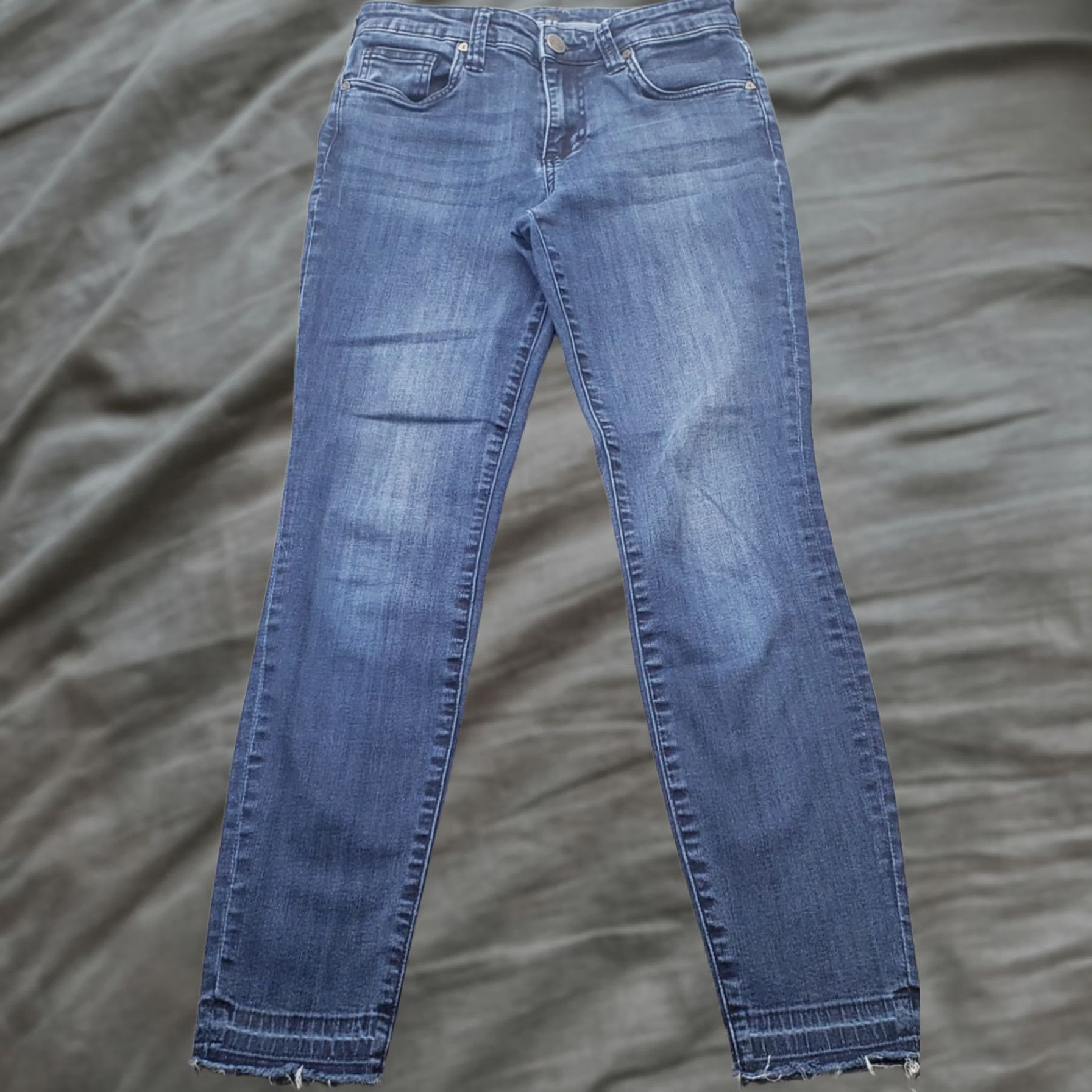 Vintage KUT from the Kloth Skinny Jeans Womens 4 Blue Denim Stretch Raw Hem 5-Pocket Size 27" / US 4 / IT 40 - 1 Thumbnail