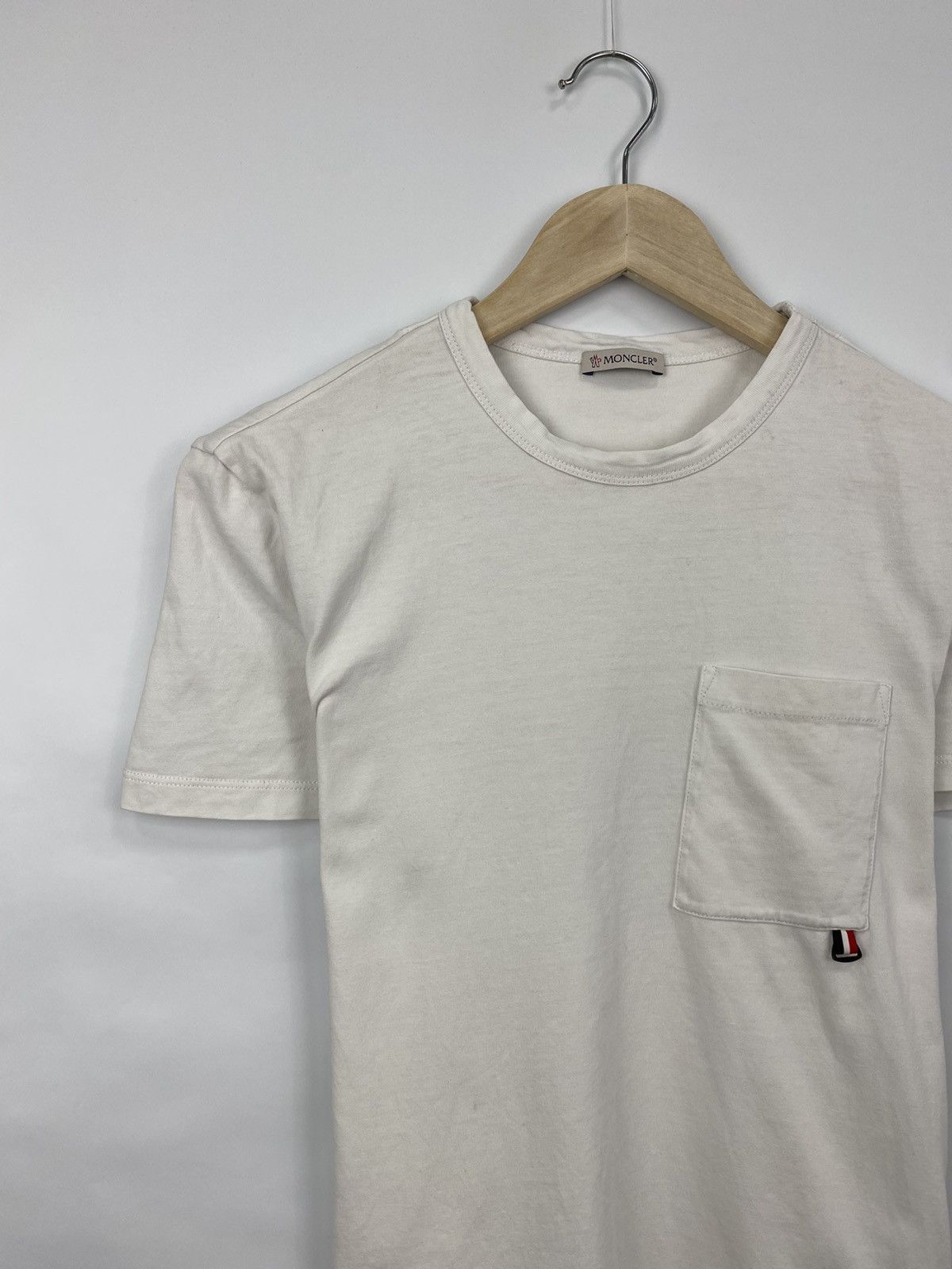 Moncler 🇮🇹 Moncler Chest Pocket T-Shirt Rare Retro Hype Y2K Size US S / EU 44-46 / 1 - 2 Thumbnail
