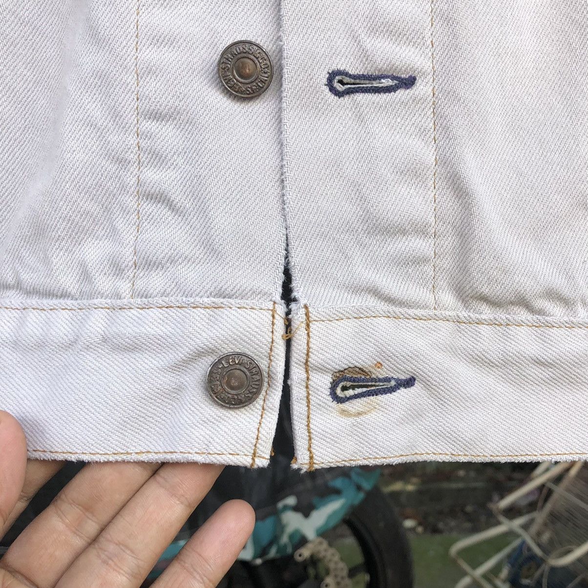 Levi's Vintage Clothing Vintage 1970s Levi's Denim Trucker Jacket Made in U. S. A 🇺🇸 Size US L / EU 52-54 / 3 - 19 Thumbnail