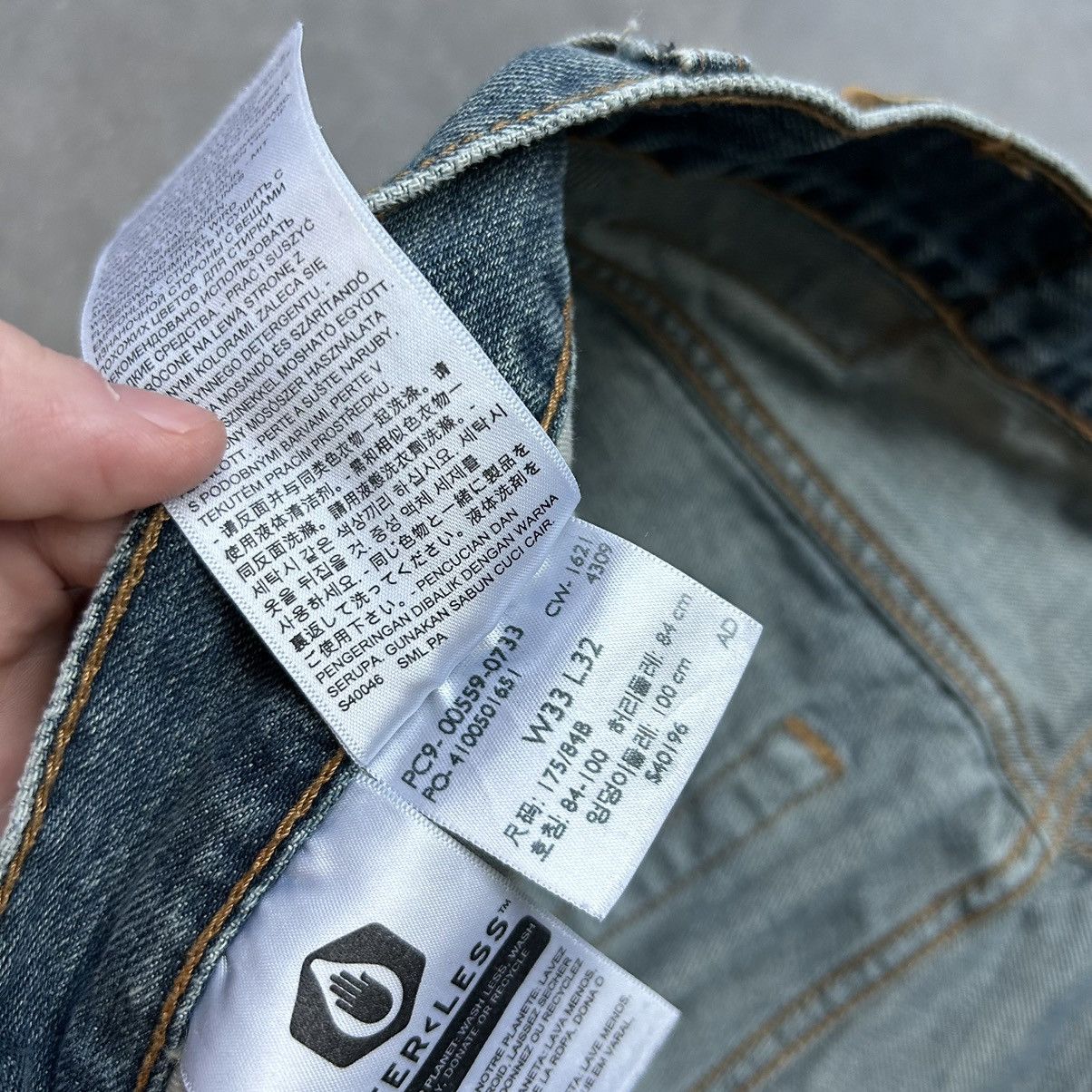 Levi's × Vintage Vintage Y2K Essential Levi 559 Straight Leg Skater Denim 33 Size US 33 - 12 Thumbnail