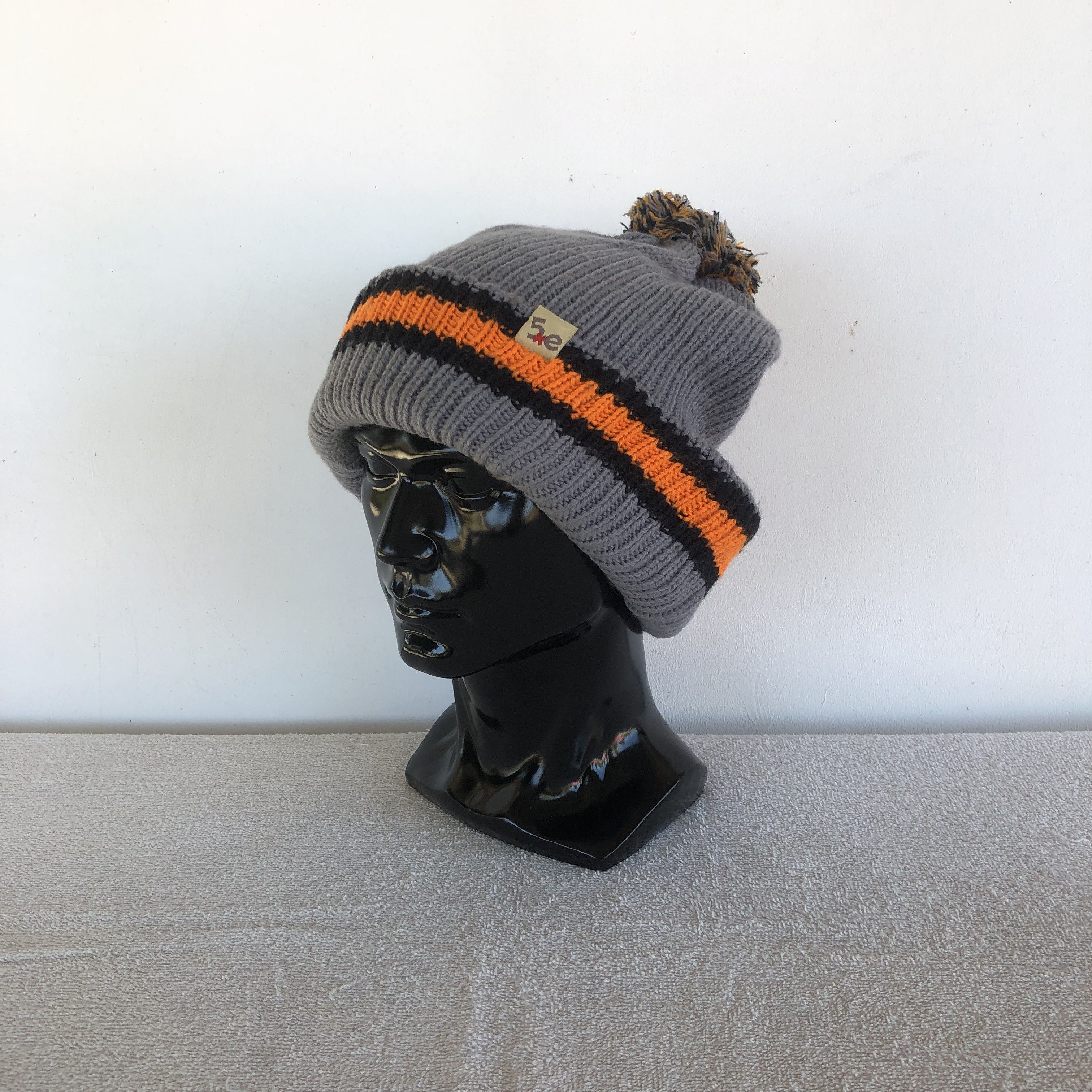 Japanese Brand Vintage 5Xe Japanese Pom Pom Beanie Snow Caps Hats Size ONE SIZE - 1 Thumbnail