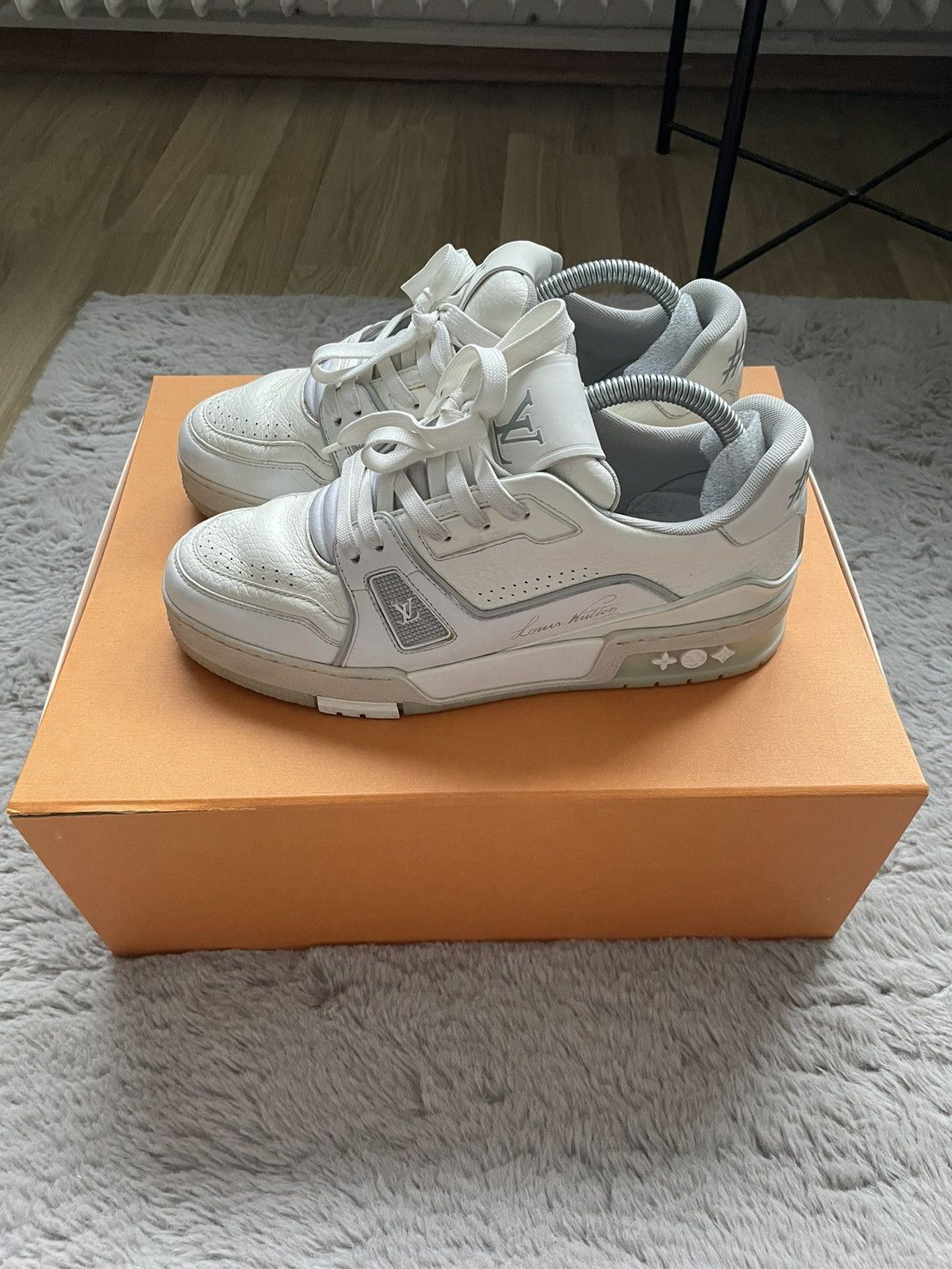 Louis Vuitton Louis Vuitton Trainer Sneaker LV5 Size US 5 / EU 37 - 1 Thumbnail