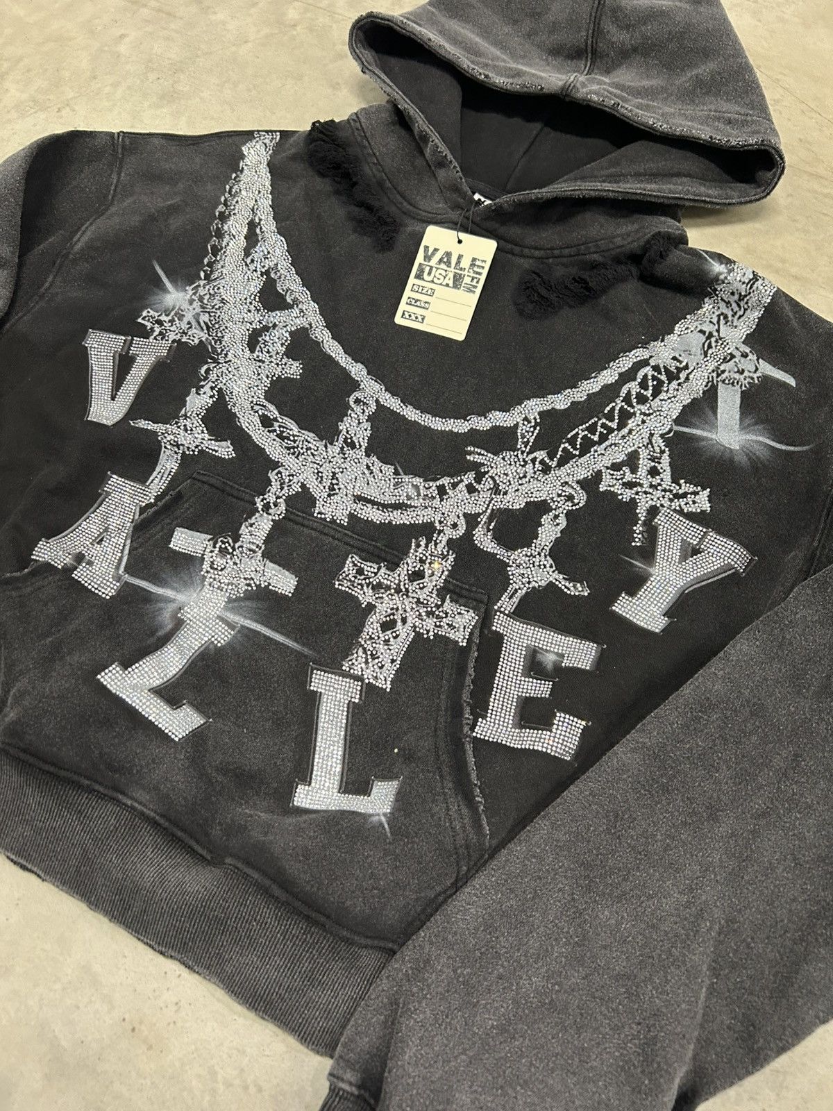 VALE FOREVER BLACK BIG CHAIN フーディ XL VALE FOREVER BIG CHAIN HOODIE BLACK – ONE OF A KIND