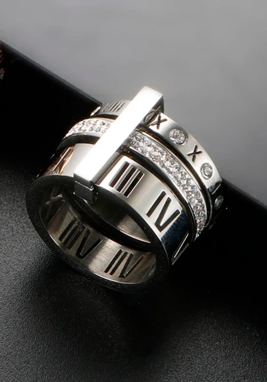 Designer Size 11 Ring 3 Layer Roman Vintage Jewelry Ring Size ONE SIZE - 6 Thumbnail