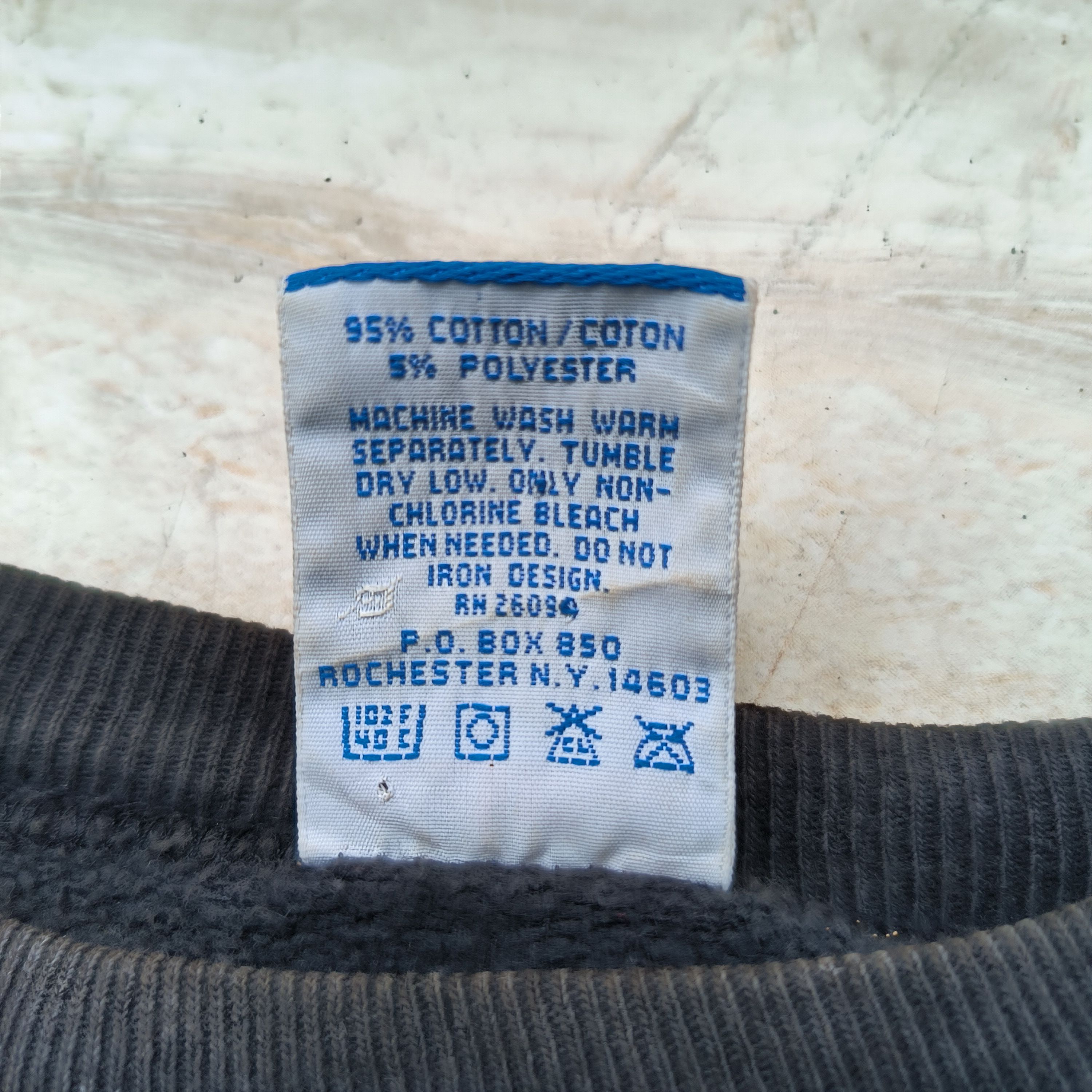 Champion Vintage 1990s Champion Atlanta 1996 Size US M / EU 48-50 / 2 - 5 Thumbnail