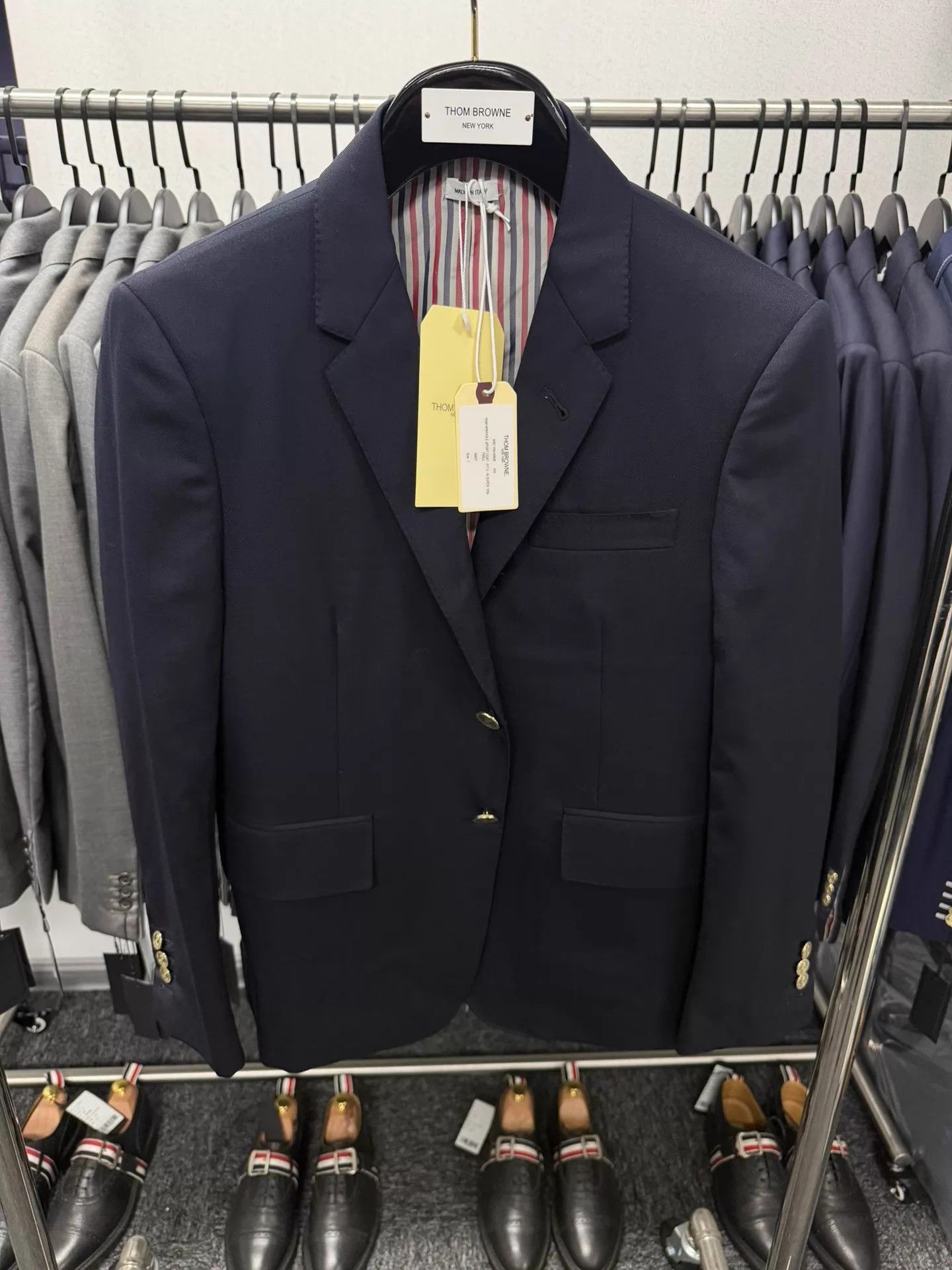 Thom Browne Thom Browne Men's Classic Slim Suit Navy Gold Buttons Wool Size US S / EU 44-46 / 1 - 1 Thumbnail