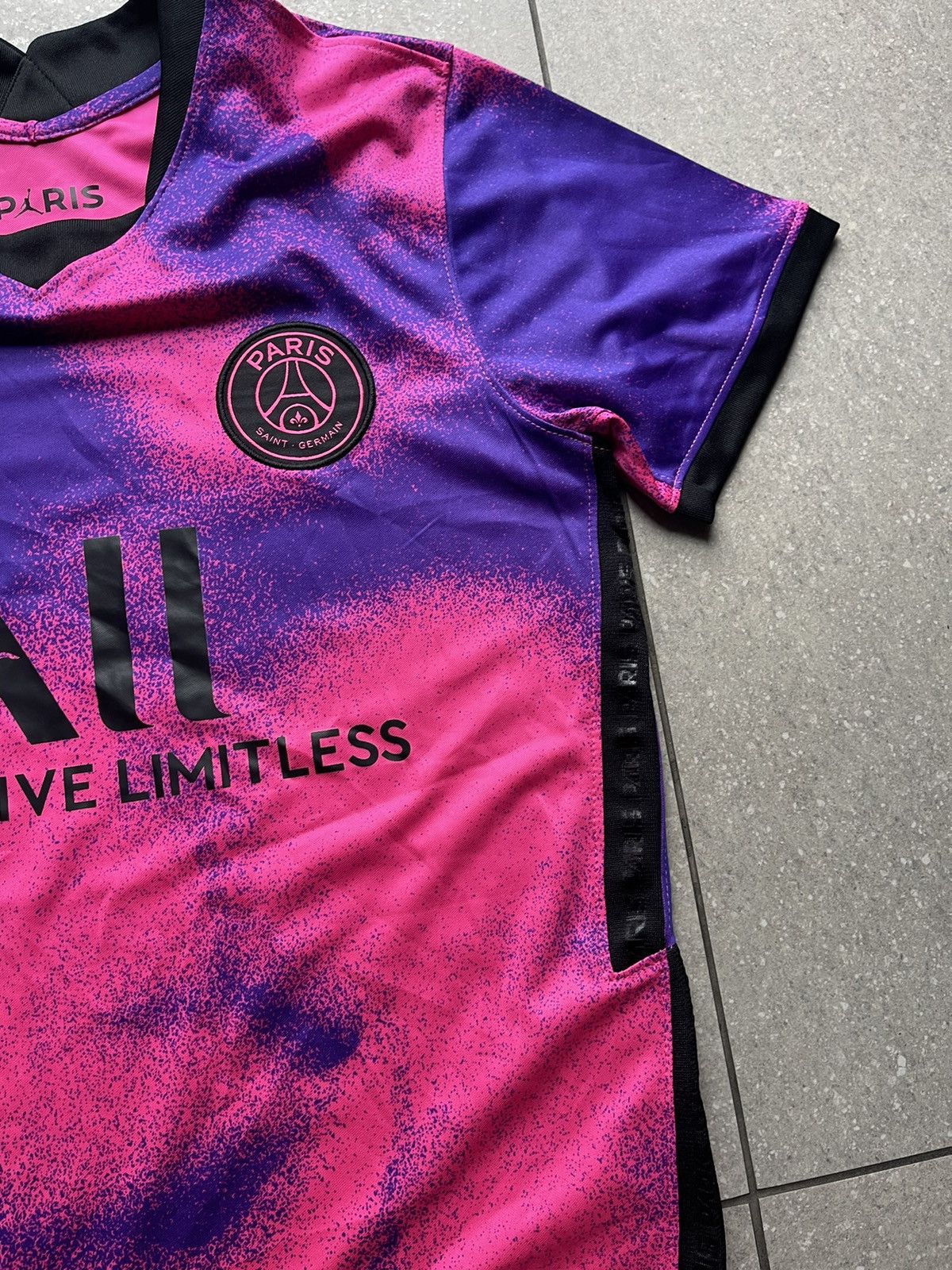 Jordan Brand 2021 Nike Jordan PSG pink purple soccer jersey Size US S / EU 44-46 / 1 - 11 Thumbnail