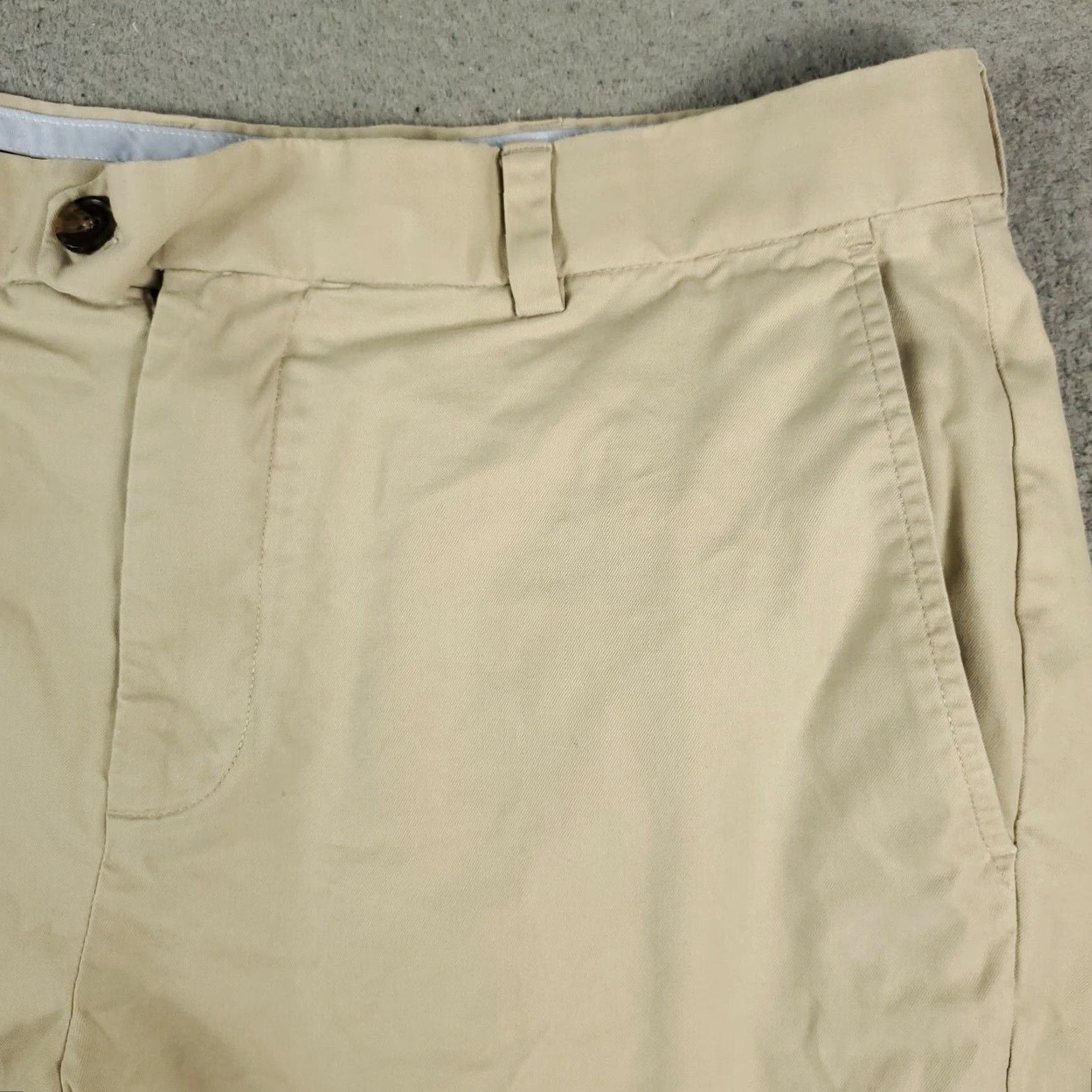 Brooks Brothers Brooks Brothers Chino Shorts Mens Size 36 Beige Flat Front Regular Fit Size US 36 / EU 52 - 3 Thumbnail