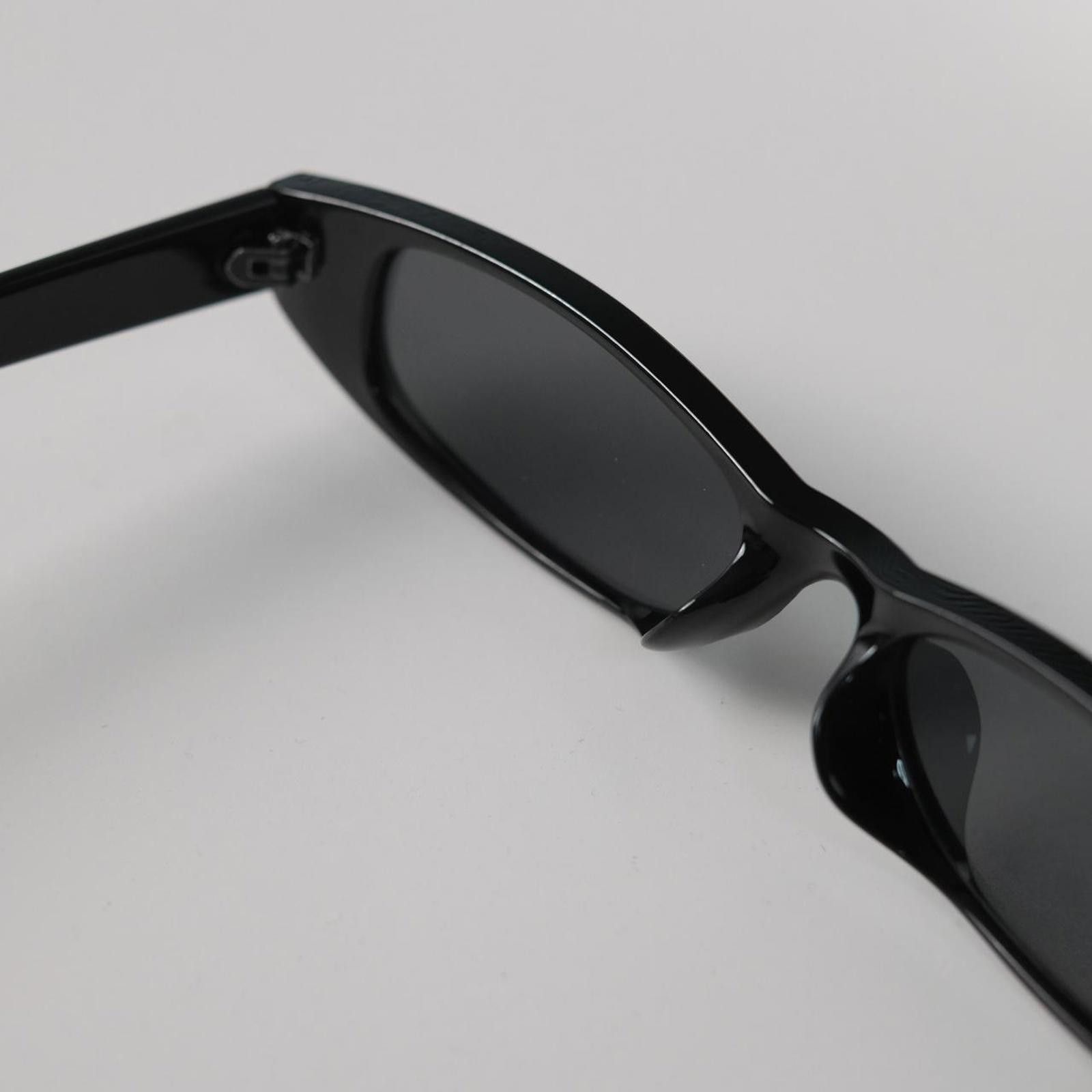 Japanese Brand Y2k Vtg Avant Garde Rectangular Black Sunglasses Unisex OS Size ONE SIZE - 7 Thumbnail