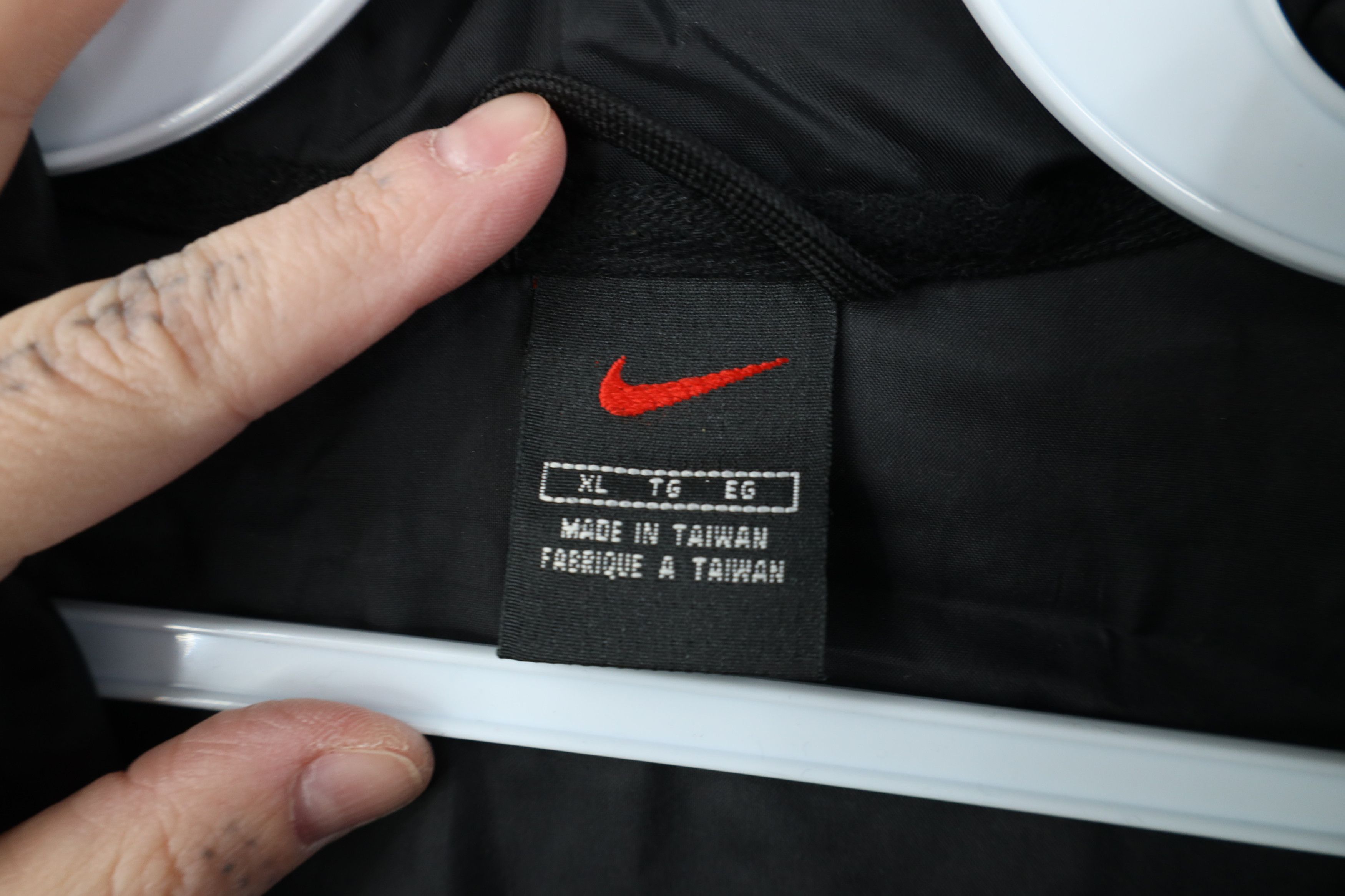 Nike Vintage Nike Mini Swoosh Collared Zip Windbreaker Jacket Size US XL / EU 56 / 4 - 10 Thumbnail