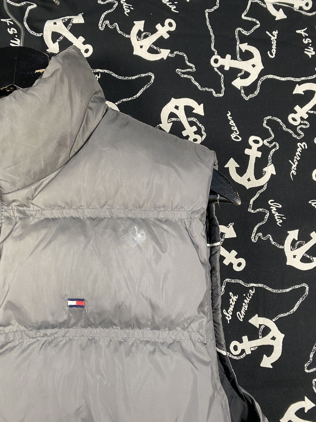 Tommy Hilfiger Tommy Hilfiger Puffer Vest Grey Sleeveless Jacket Japan Size US S / EU 44-46 / 1 - 19 Thumbnail