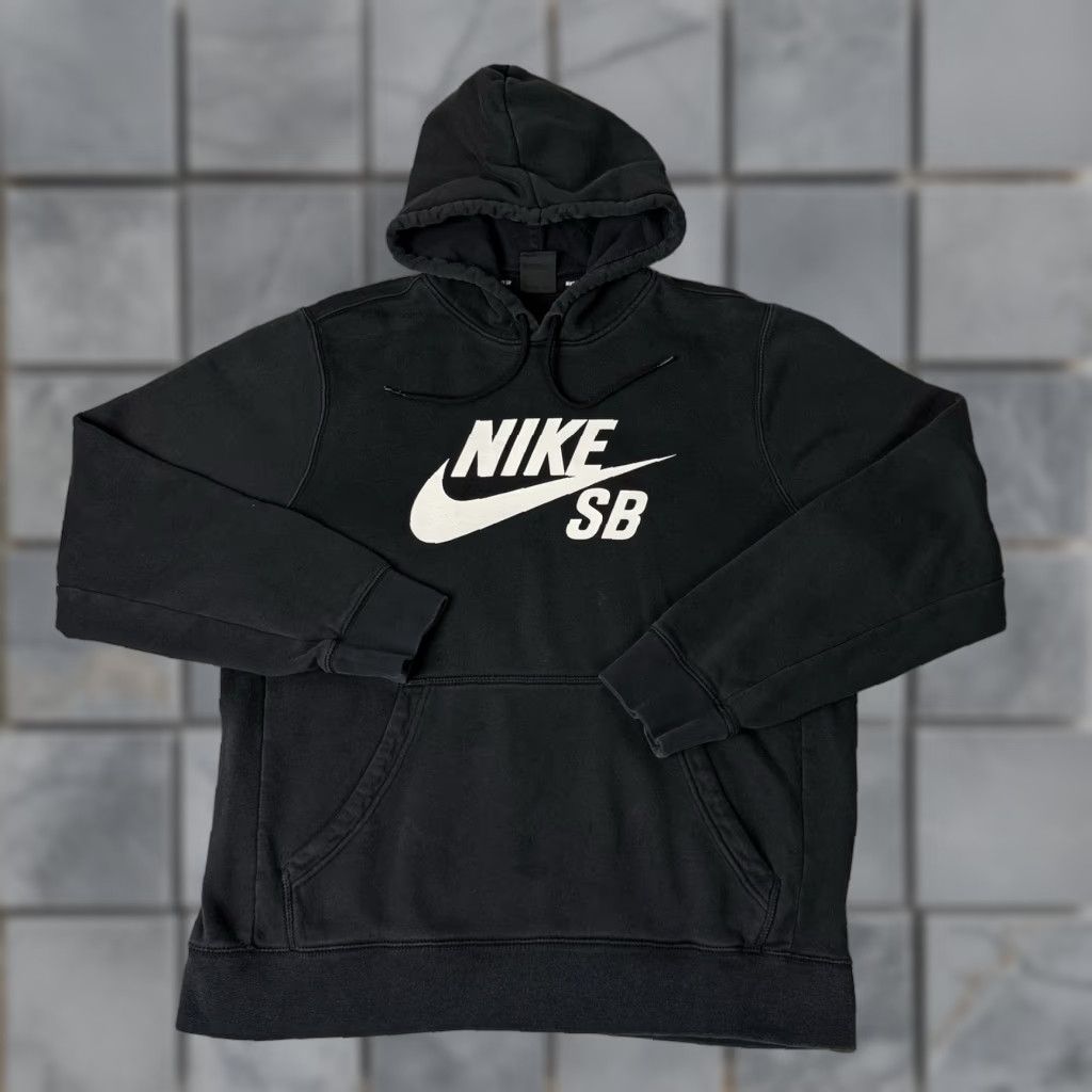 Nike Nike SB Hoodie Sweatshirt Men M Black Fleece Logo Sportswear Skateboard Pullover Hooded Pockets Embroidered Size US M / EU 48-50 / 2 - 1 Thumbnail