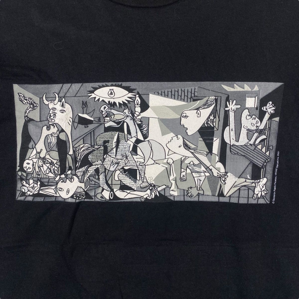 Vintage Vintage 00's PABLO PICASSO Guernica Oil Painted Tee Shirt Size US M / EU 48-50 / 2 - 2 Thumbnail