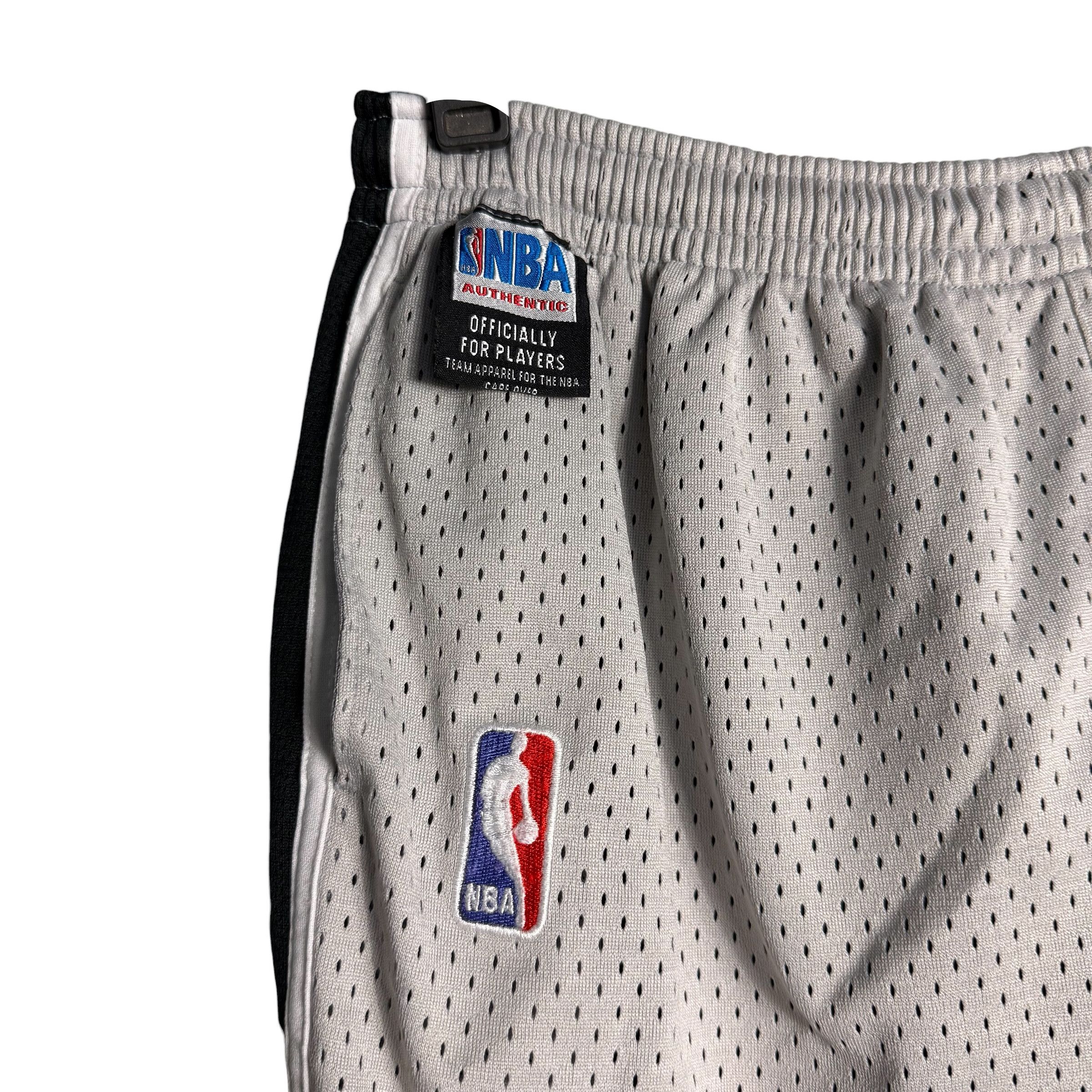 NBA 🔥RARE🔥Vintage San Antonio Spurs NBA Official Shorts (M) Size US 34 / EU 50 - 2 Thumbnail